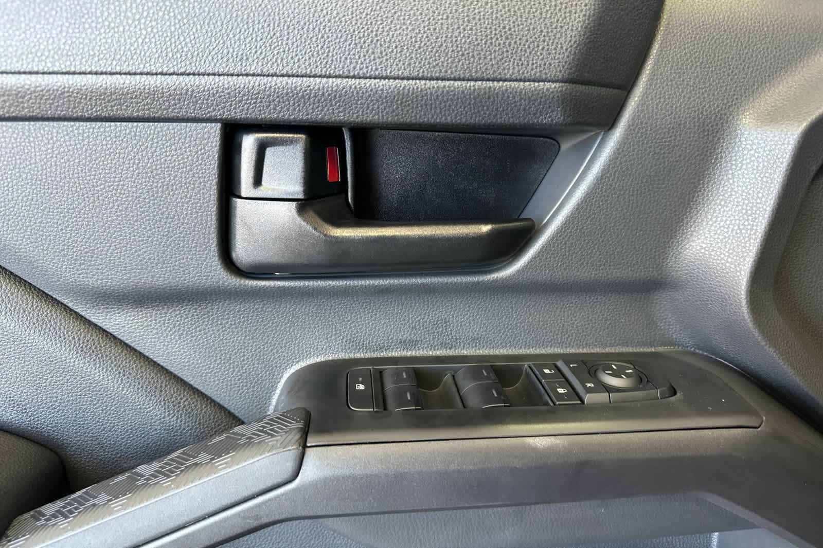2025 Toyota Tacoma SR5 Double Cab photo 5