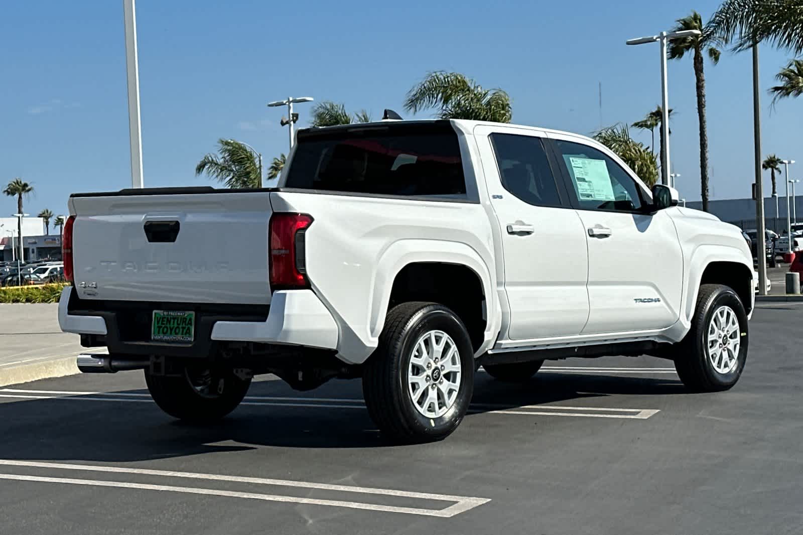 2025 Toyota Tacoma SR5 Double Cab photo 4