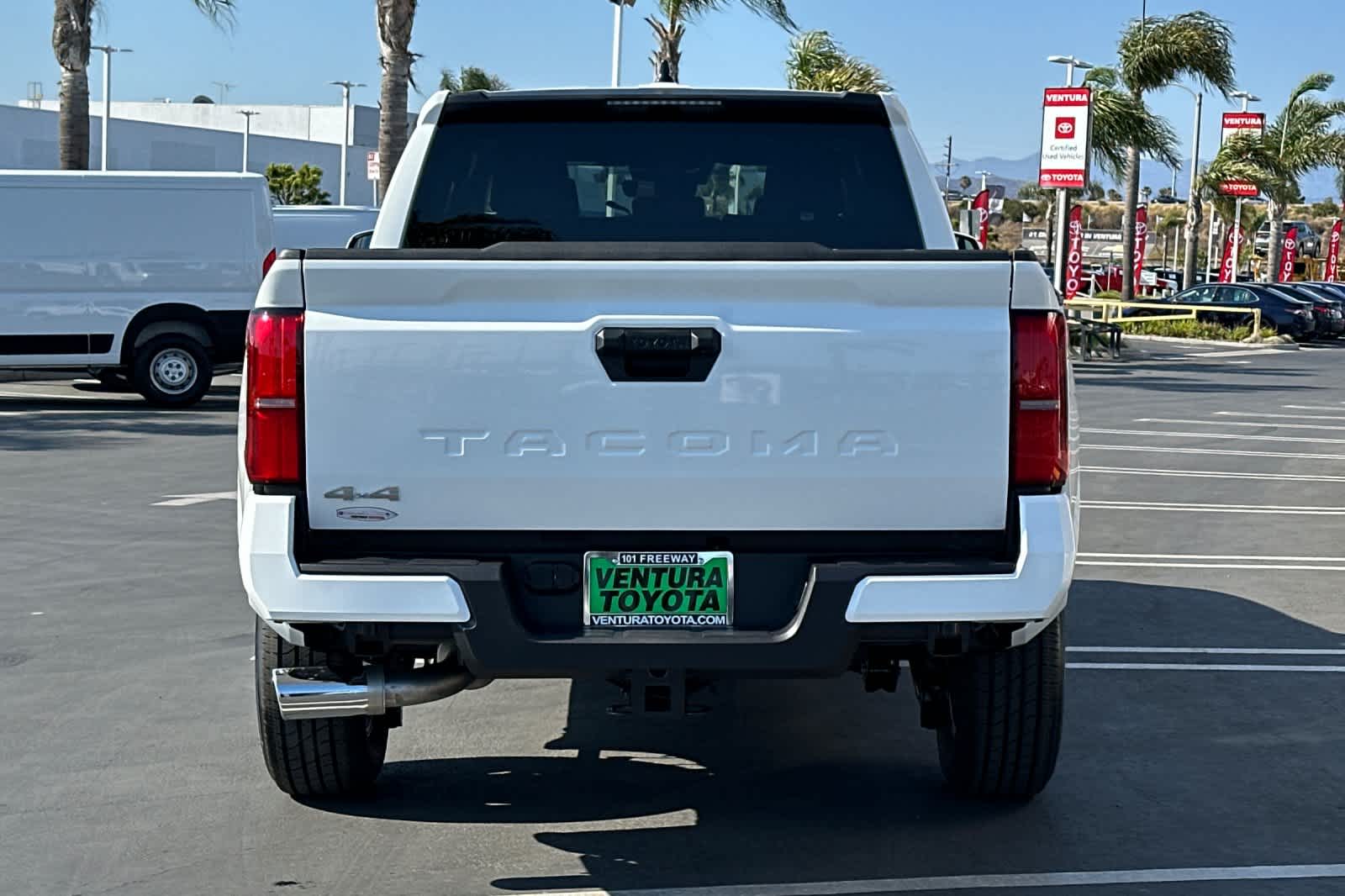 2025 Toyota Tacoma SR5 Double Cab photo 5