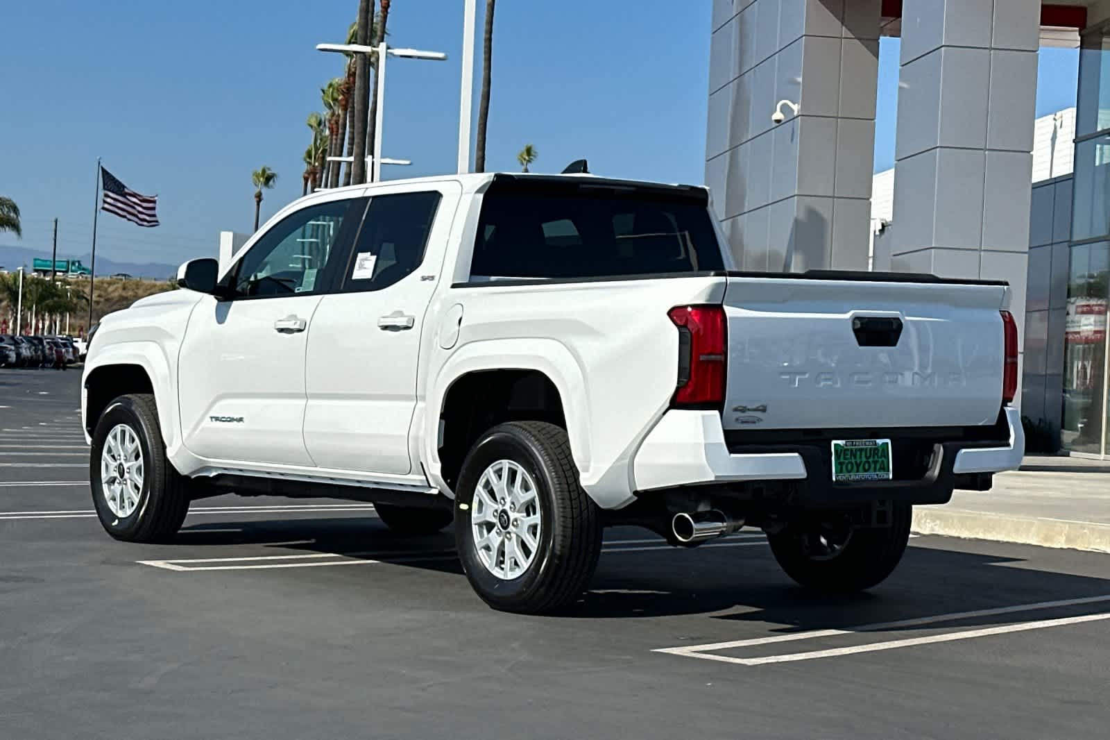 2025 Toyota Tacoma SR5 Double Cab photo 6