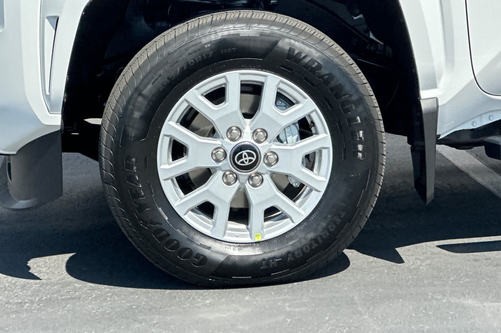 2025 Toyota Tacoma SR5 Double Cab photo 21