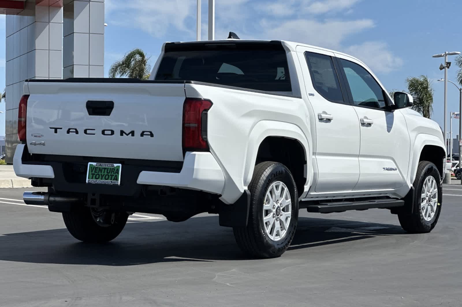 2025 Toyota Tacoma SR5 Double Cab photo 3