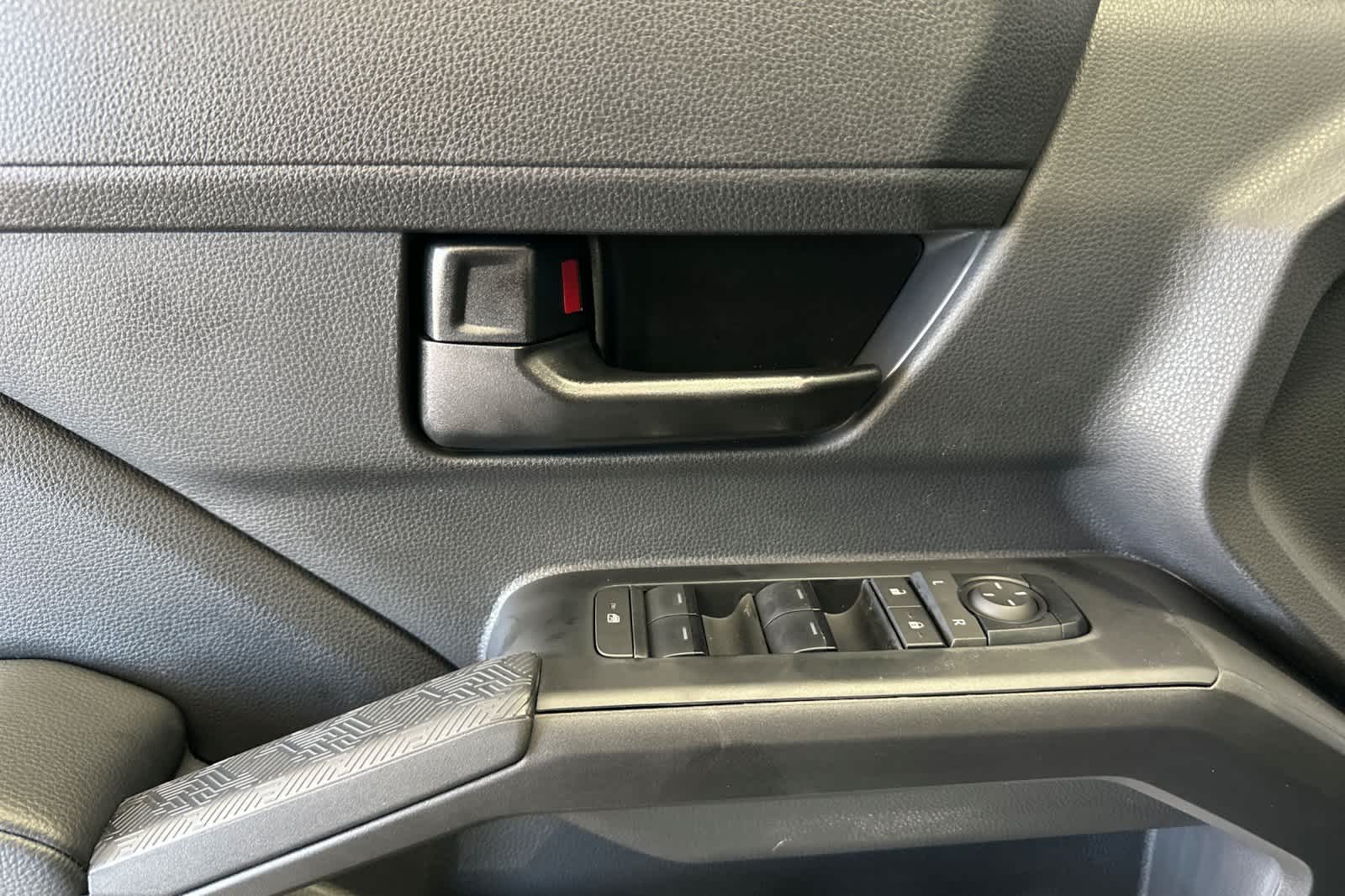 2025 Toyota Tacoma SR5 Double Cab photo 10