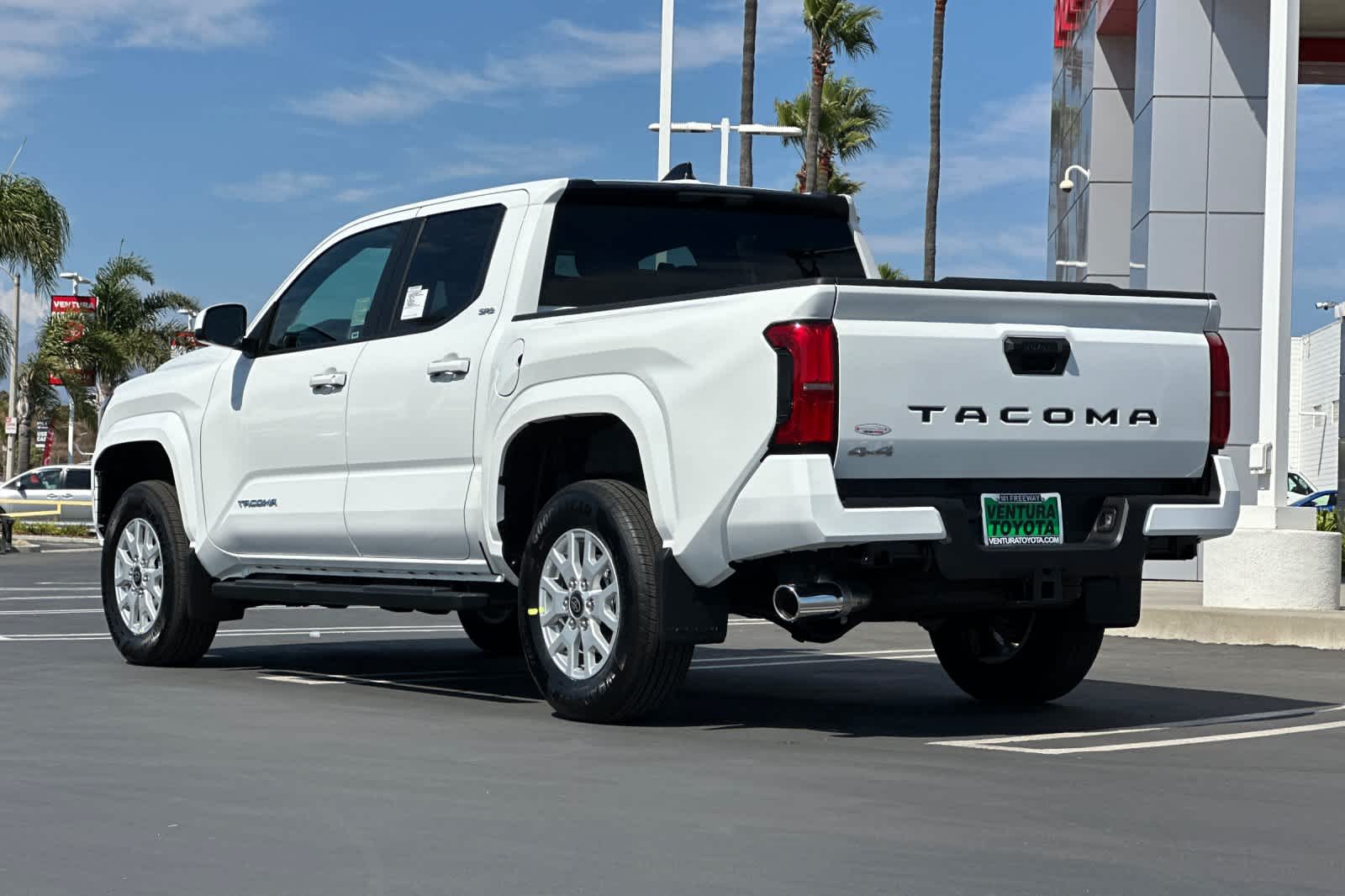 2025 Toyota Tacoma SR5 Double Cab photo 5