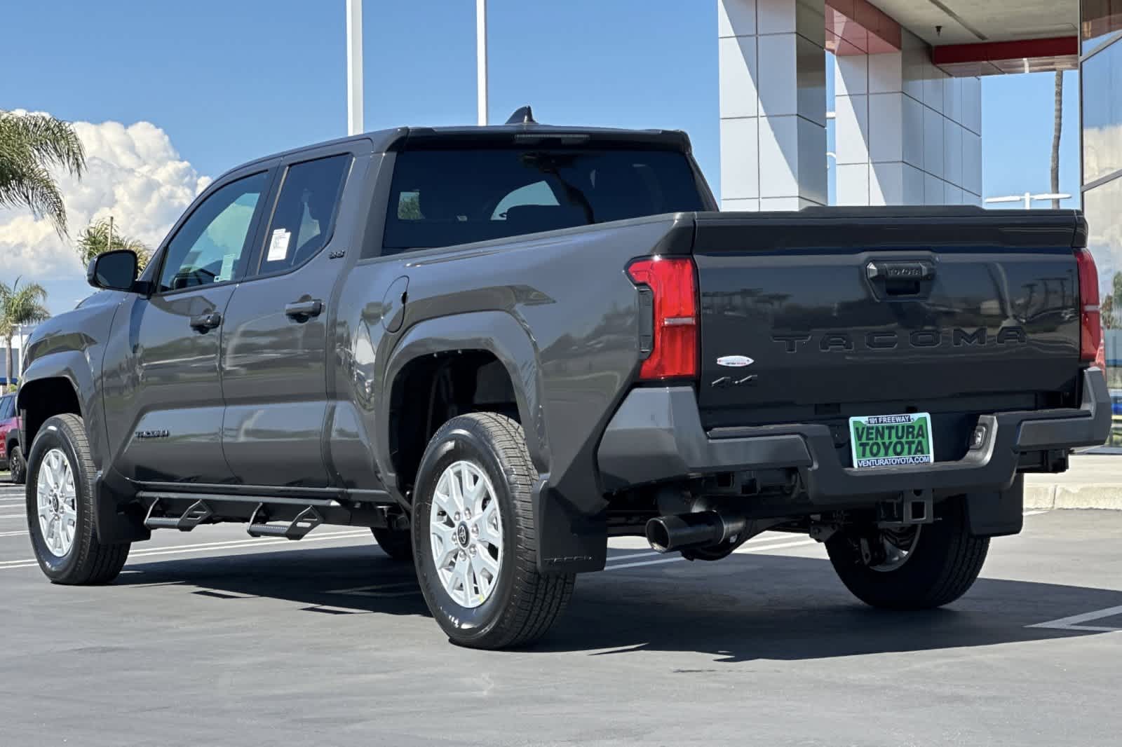 2025 Toyota Tacoma SR5 Double Cab photo 6