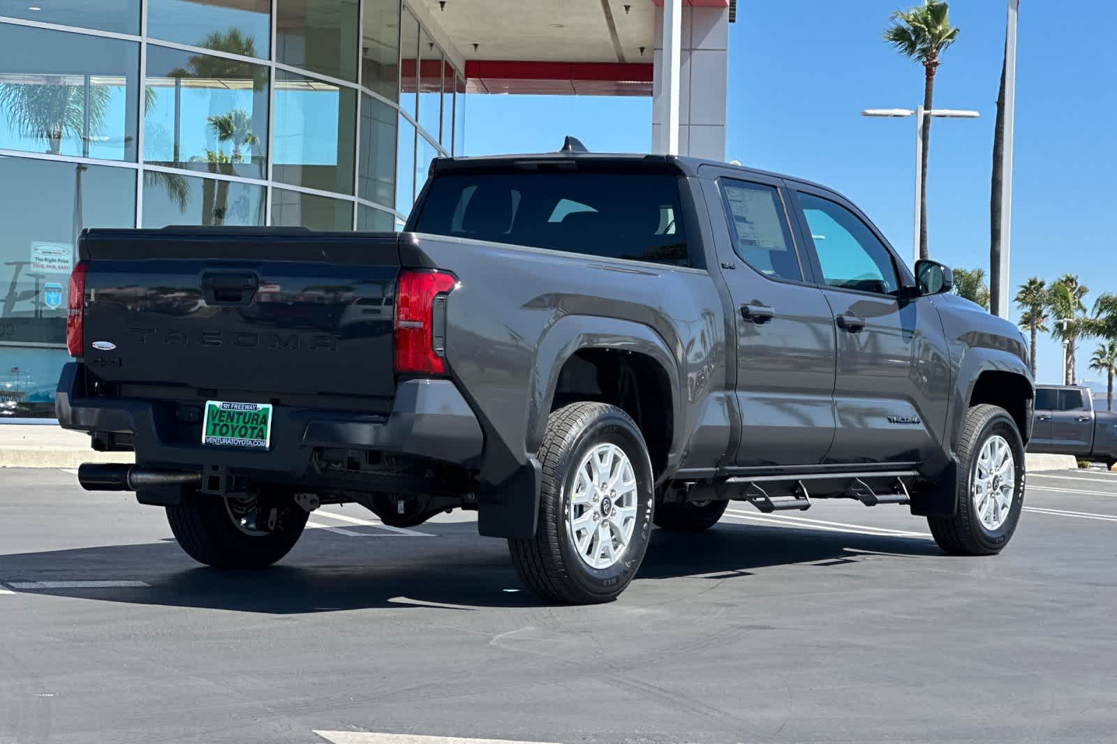 2025 Toyota Tacoma SR5 Double Cab photo 4