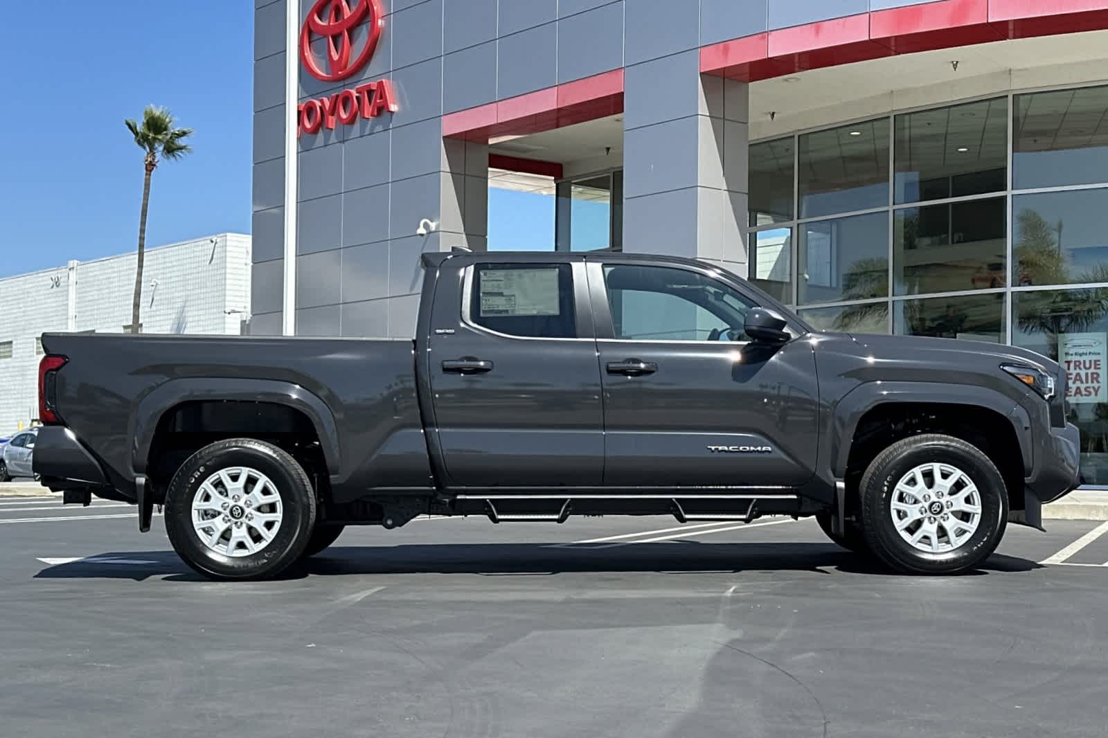 2025 Toyota Tacoma SR5 Double Cab photo 3