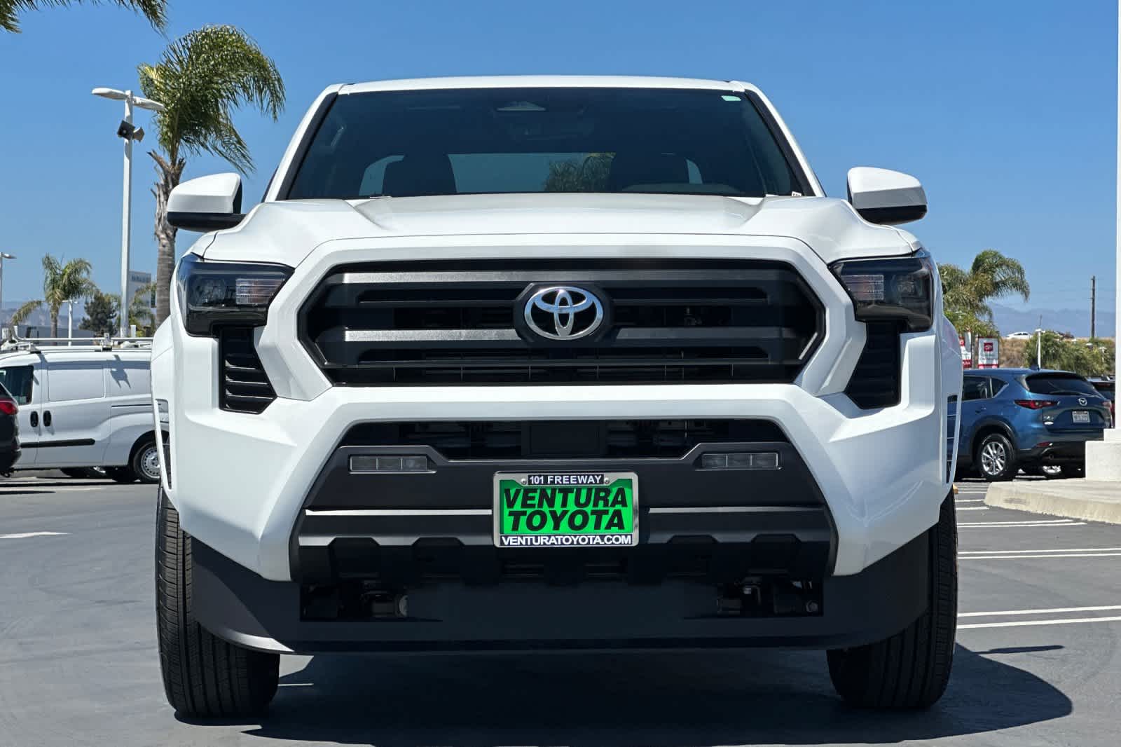 2025 Toyota Tacoma SR5 Double Cab photo 9