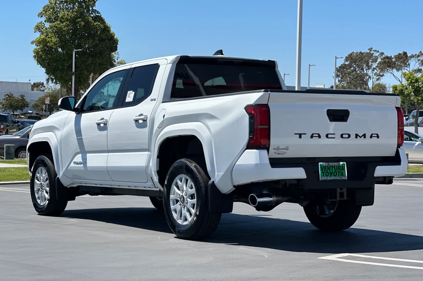 2025 Toyota Tacoma SR5 Double Cab photo 6