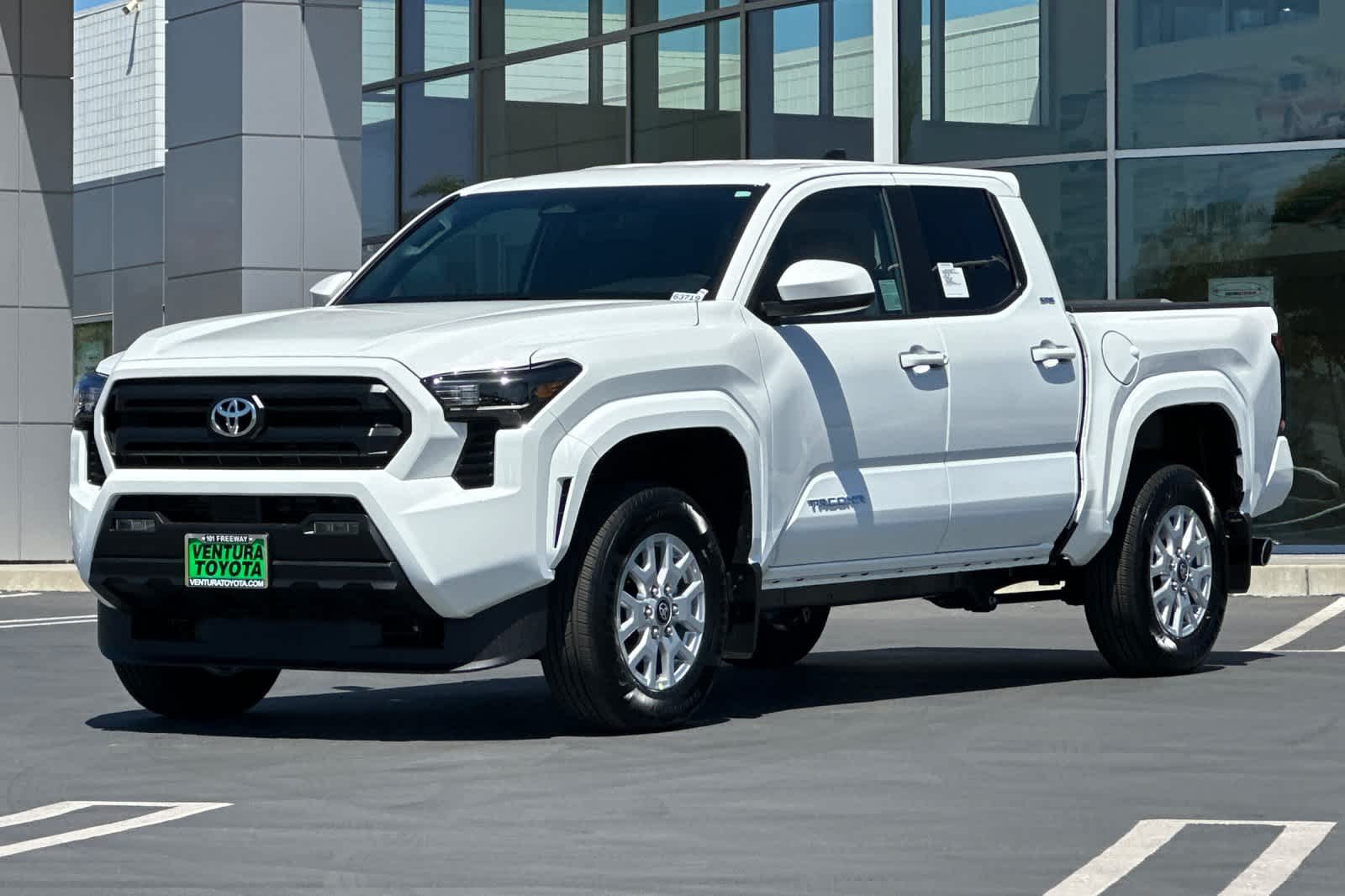 2025 Toyota Tacoma SR5 Double Cab photo 8