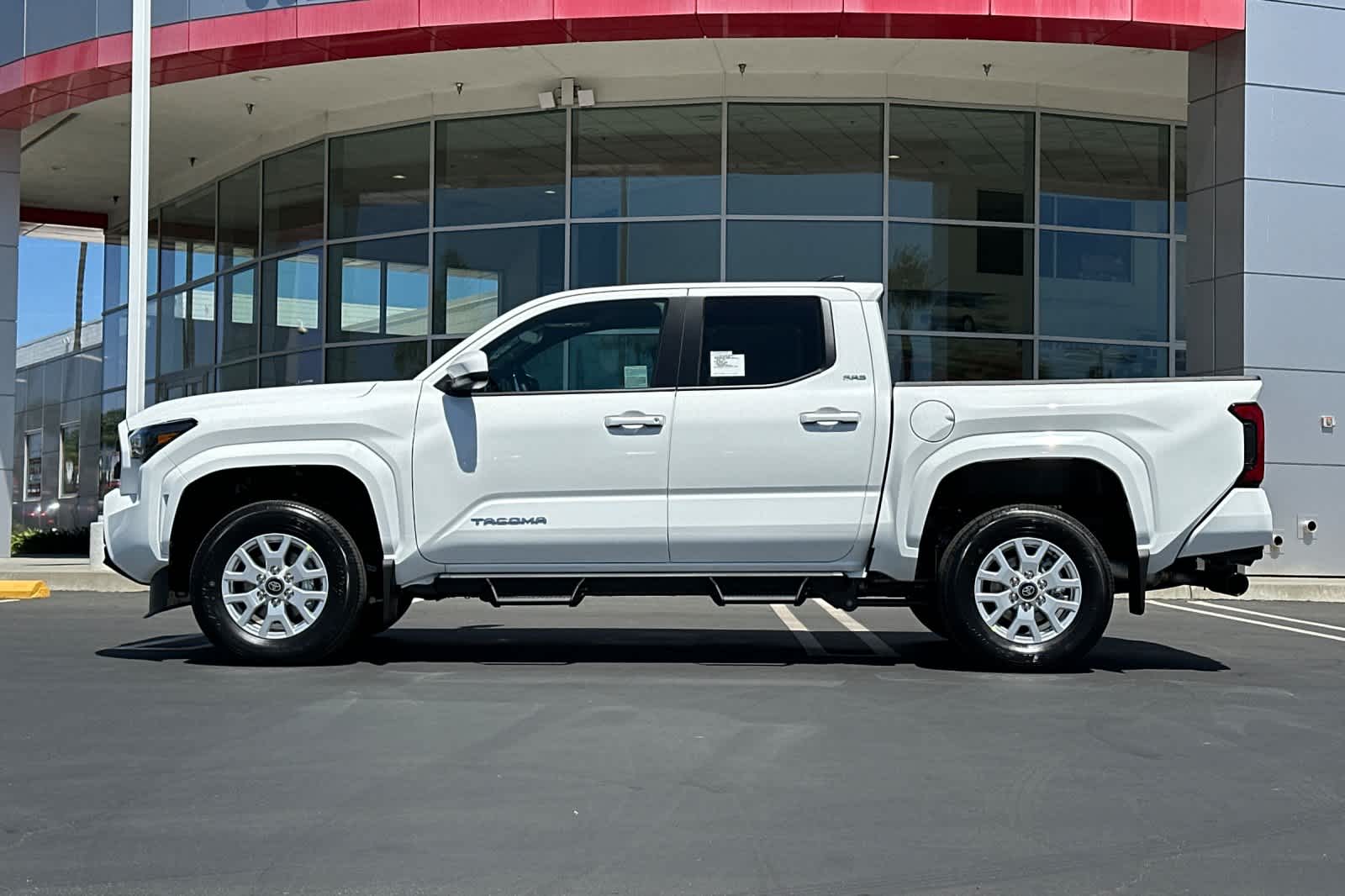 2025 Toyota Tacoma SR5 Double Cab photo 6