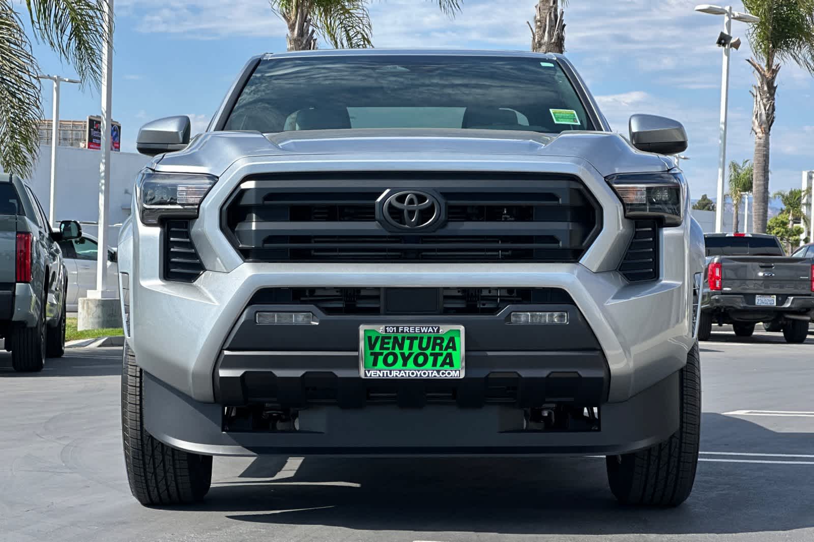 2025 Toyota Tacoma SR5 Double Cab photo 9