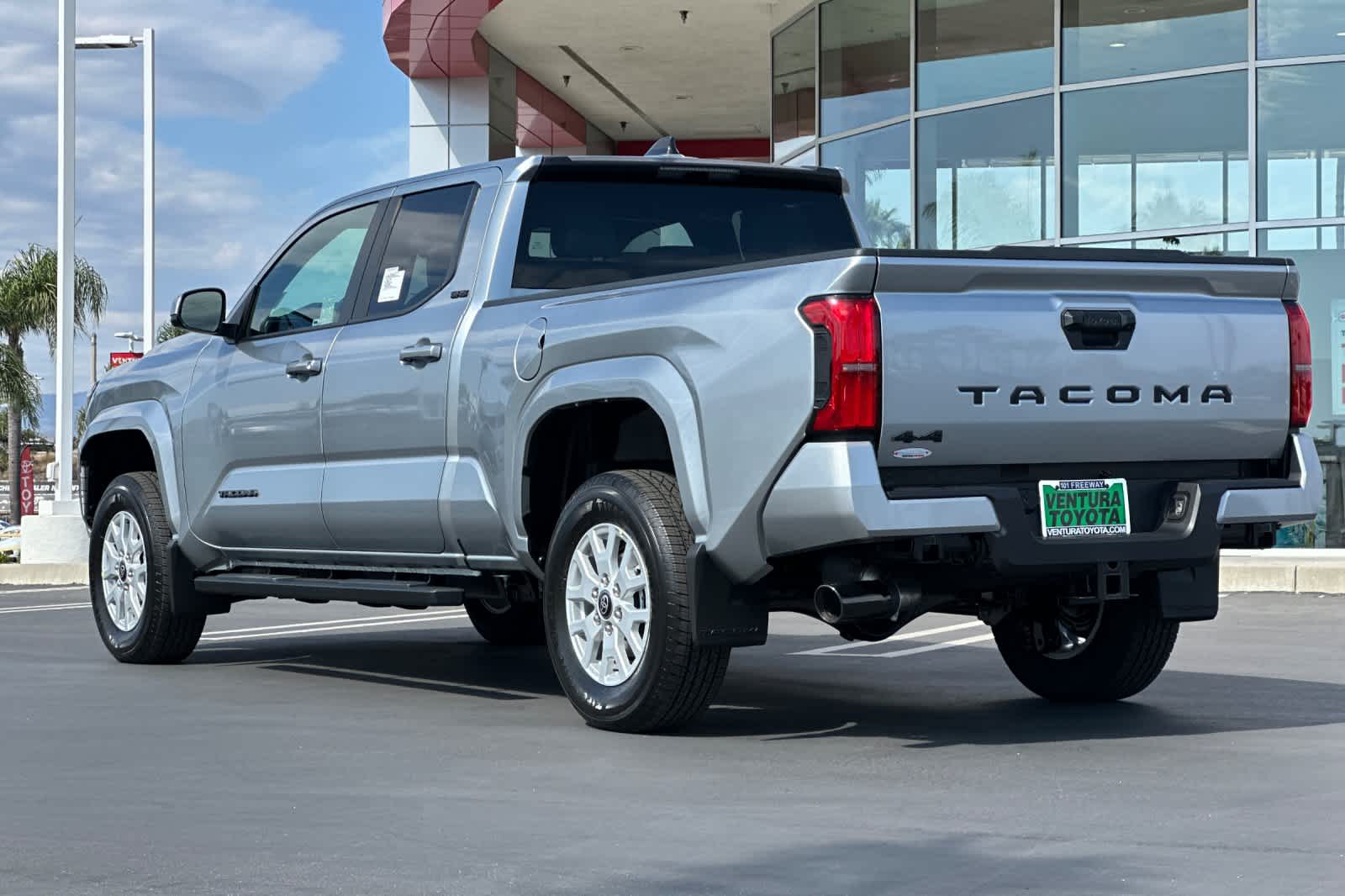 2025 Toyota Tacoma SR5 Double Cab photo 6