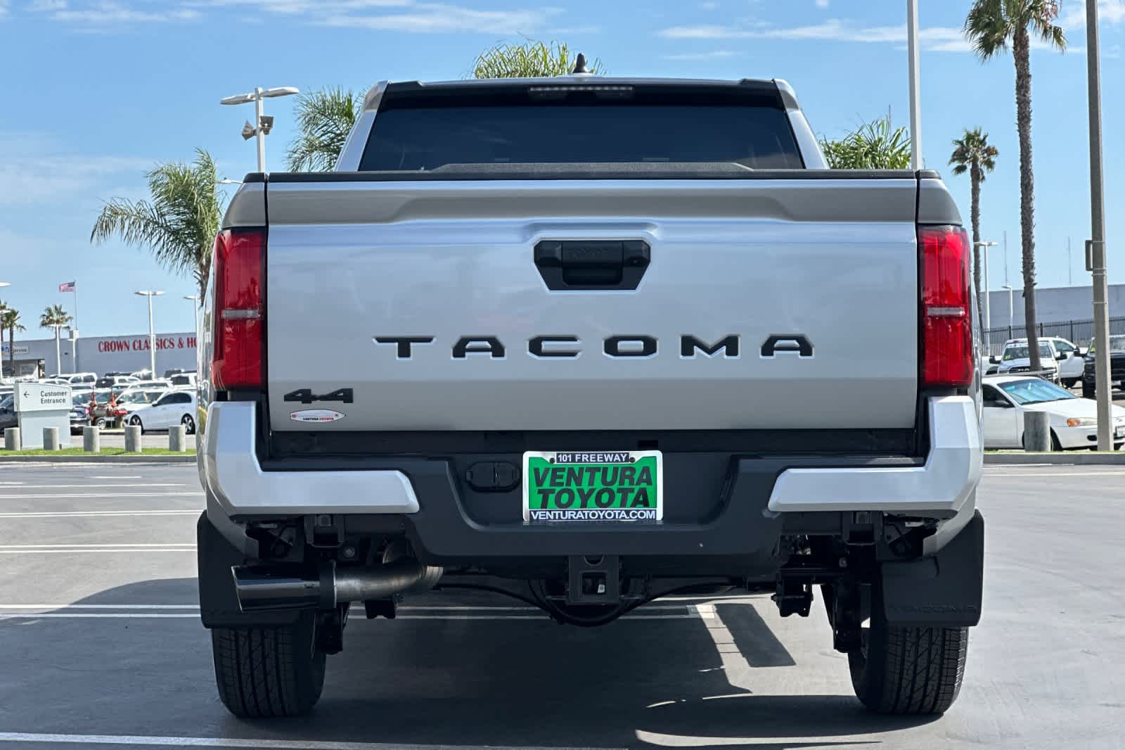 2025 Toyota Tacoma SR5 Double Cab photo 5