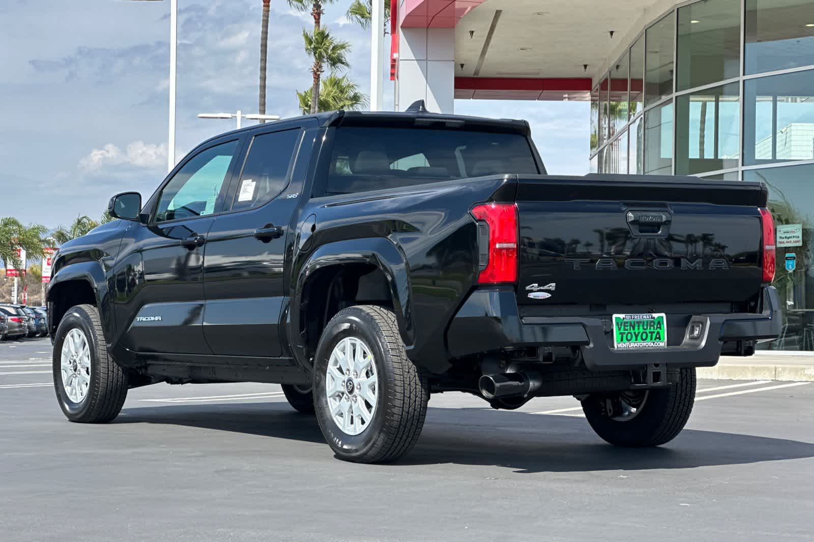 2025 Toyota Tacoma SR5 Double Cab photo 6
