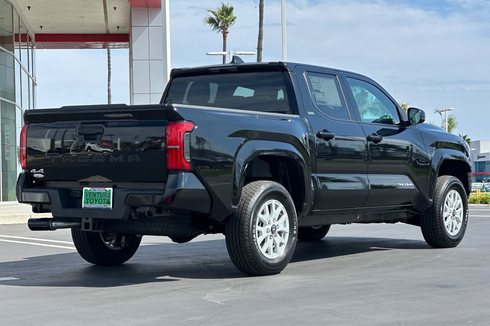 2025 Toyota Tacoma SR5 Double Cab photo 4