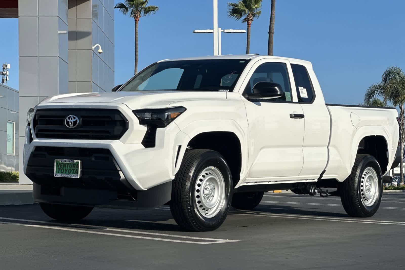 2025 Toyota Tacoma SR XtraCab photo 8