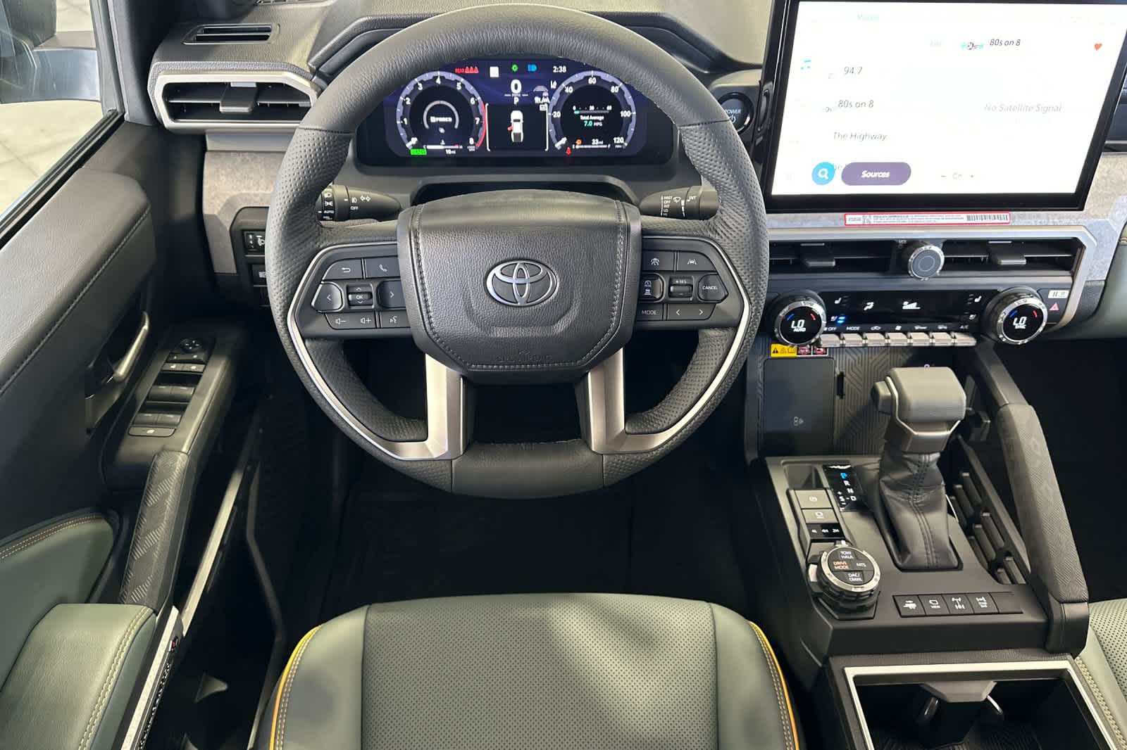 2025 Toyota Tacoma Trailhunter Double Cab photo 13