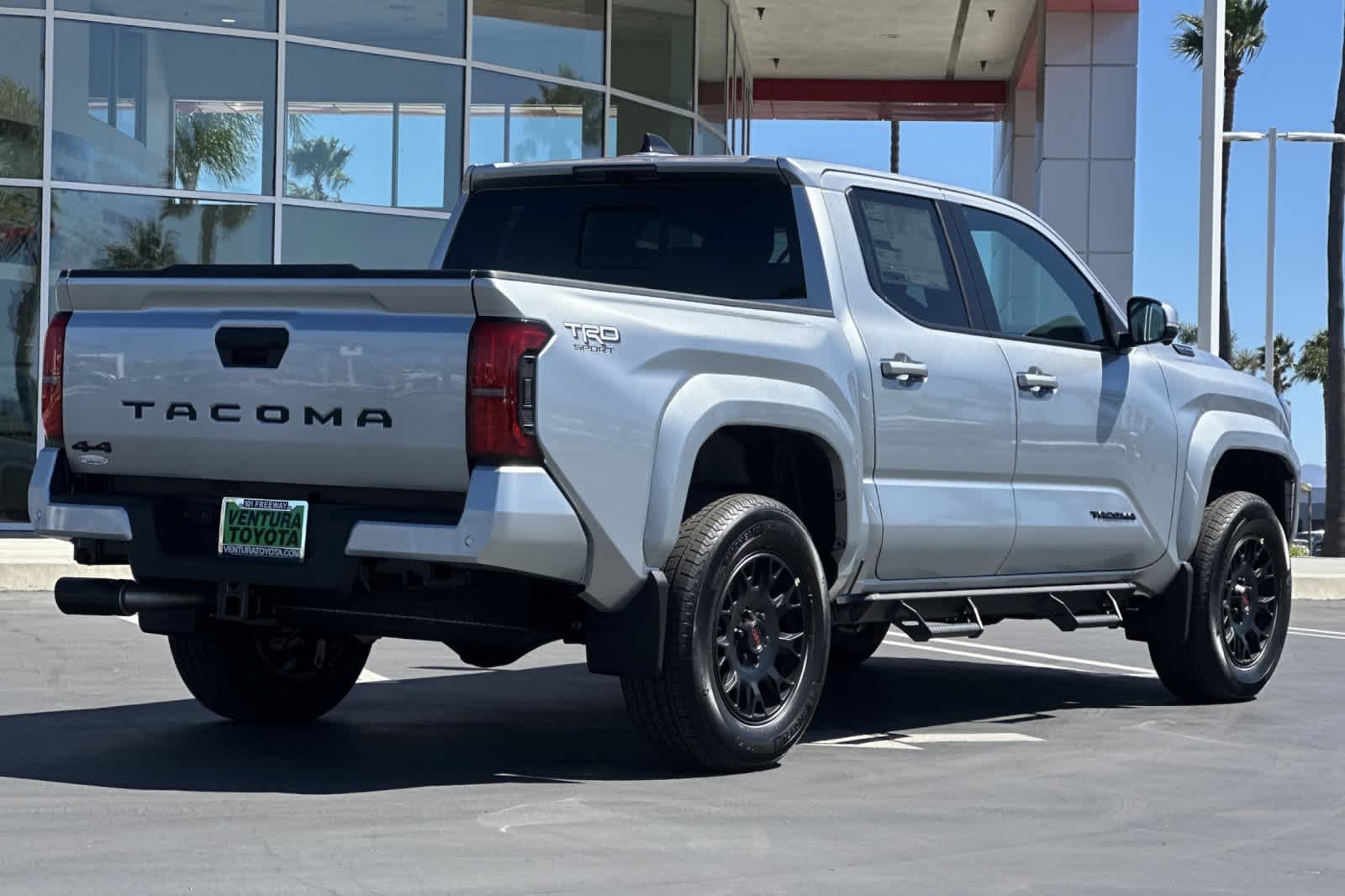 2025 Toyota Tacoma TRD Sport Double Cab photo 4