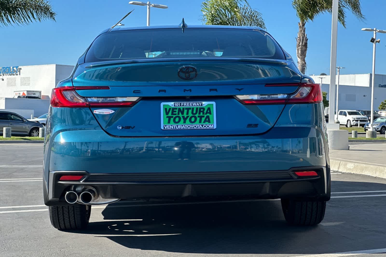 2025 Toyota Camry SE photo 4