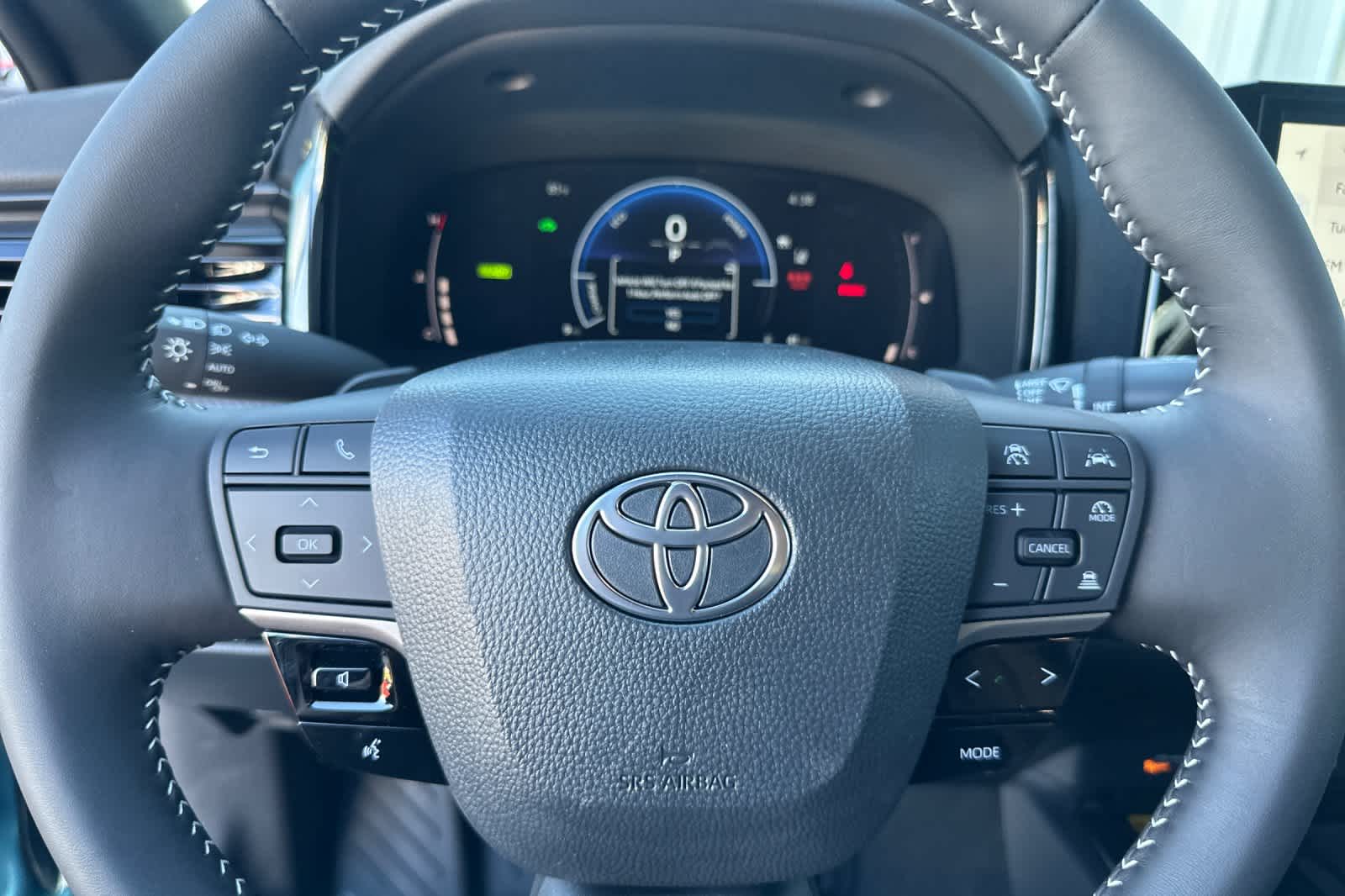 2025 Toyota Camry SE photo 18