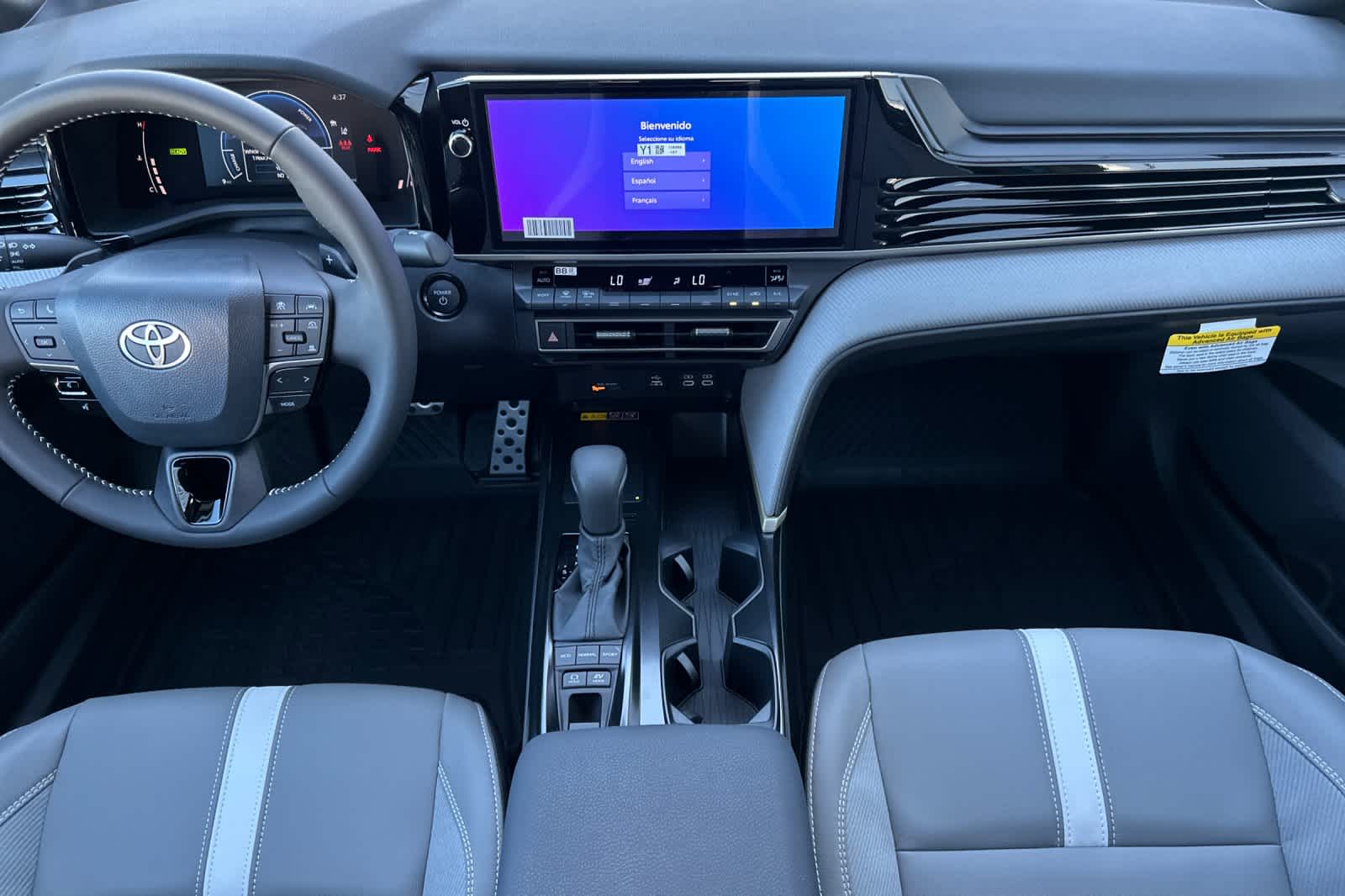 2025 Toyota Camry SE photo 11