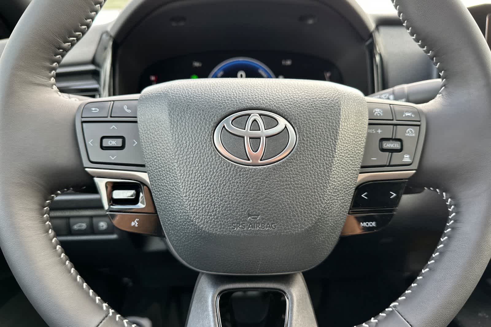 2025 Toyota Camry SE photo 11