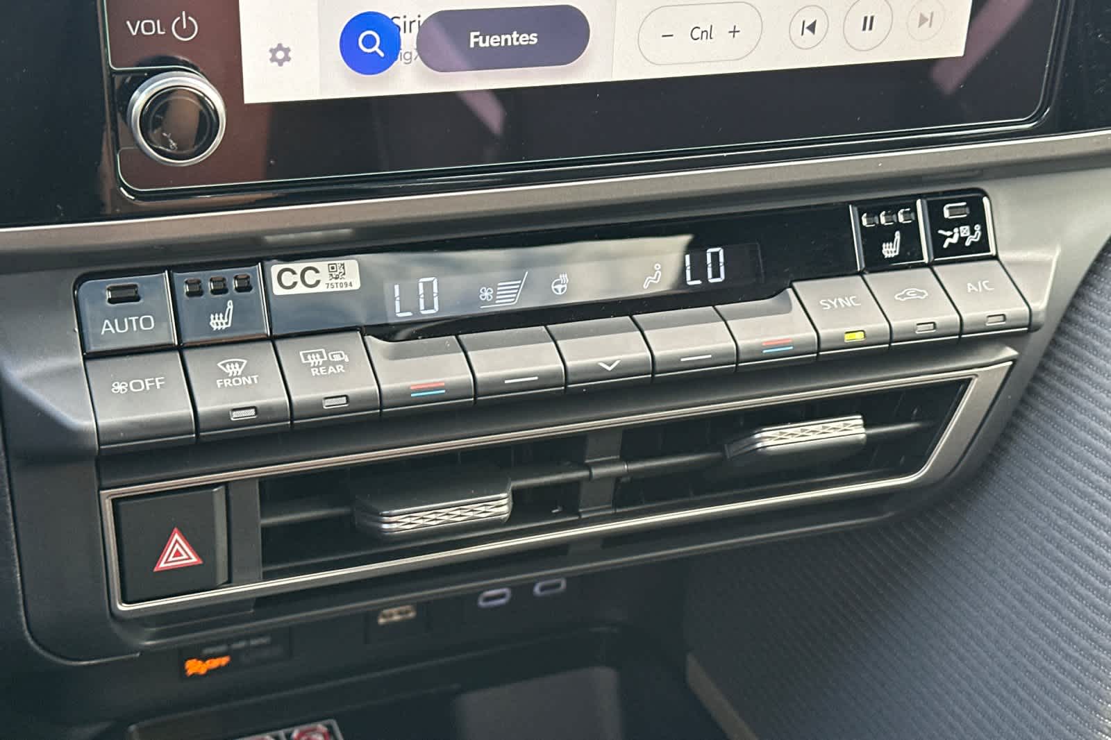 2025 Toyota Camry SE photo 9