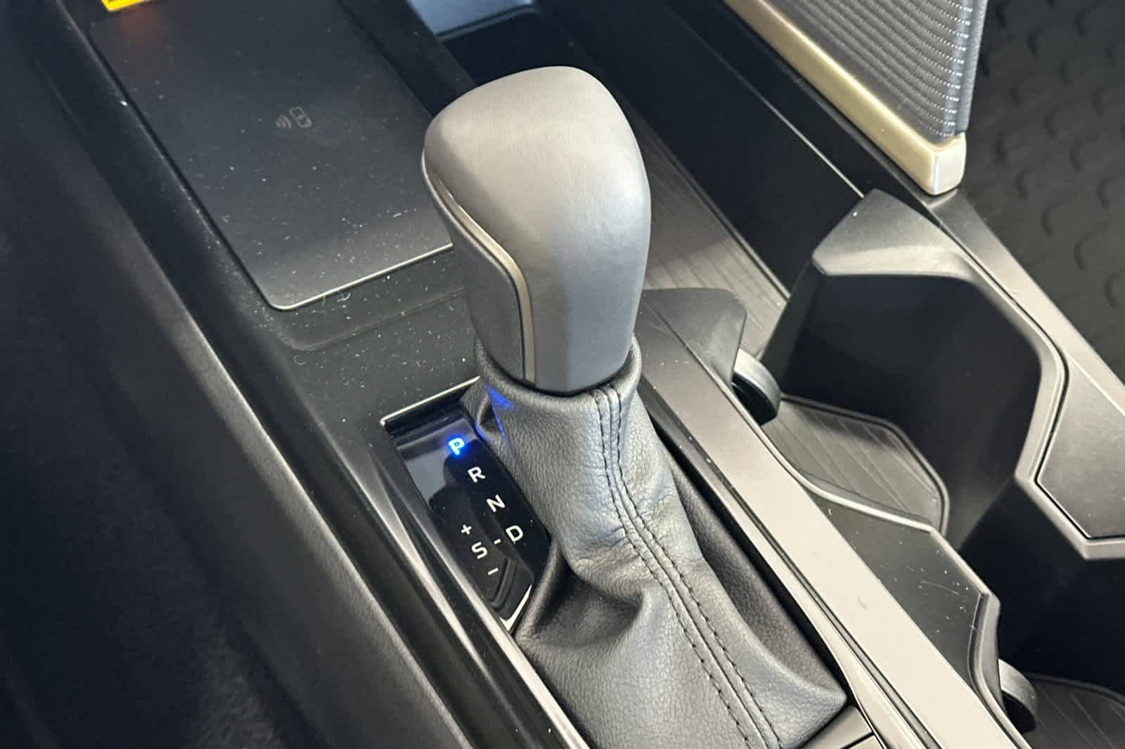 2025 Toyota Camry SE photo 15