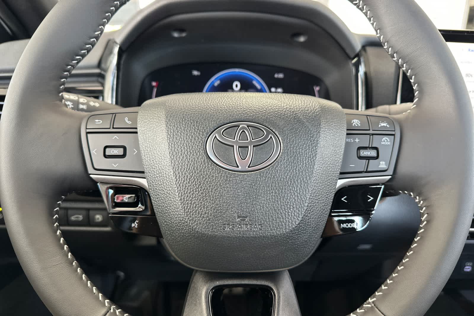 2025 Toyota Camry SE photo 17