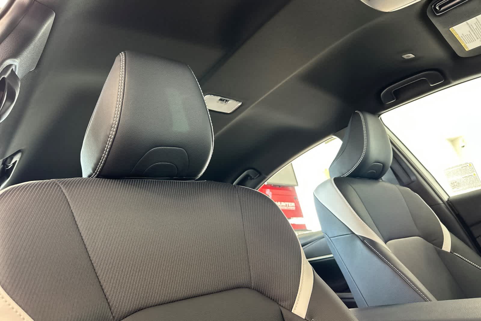 2025 Toyota Camry SE photo 11