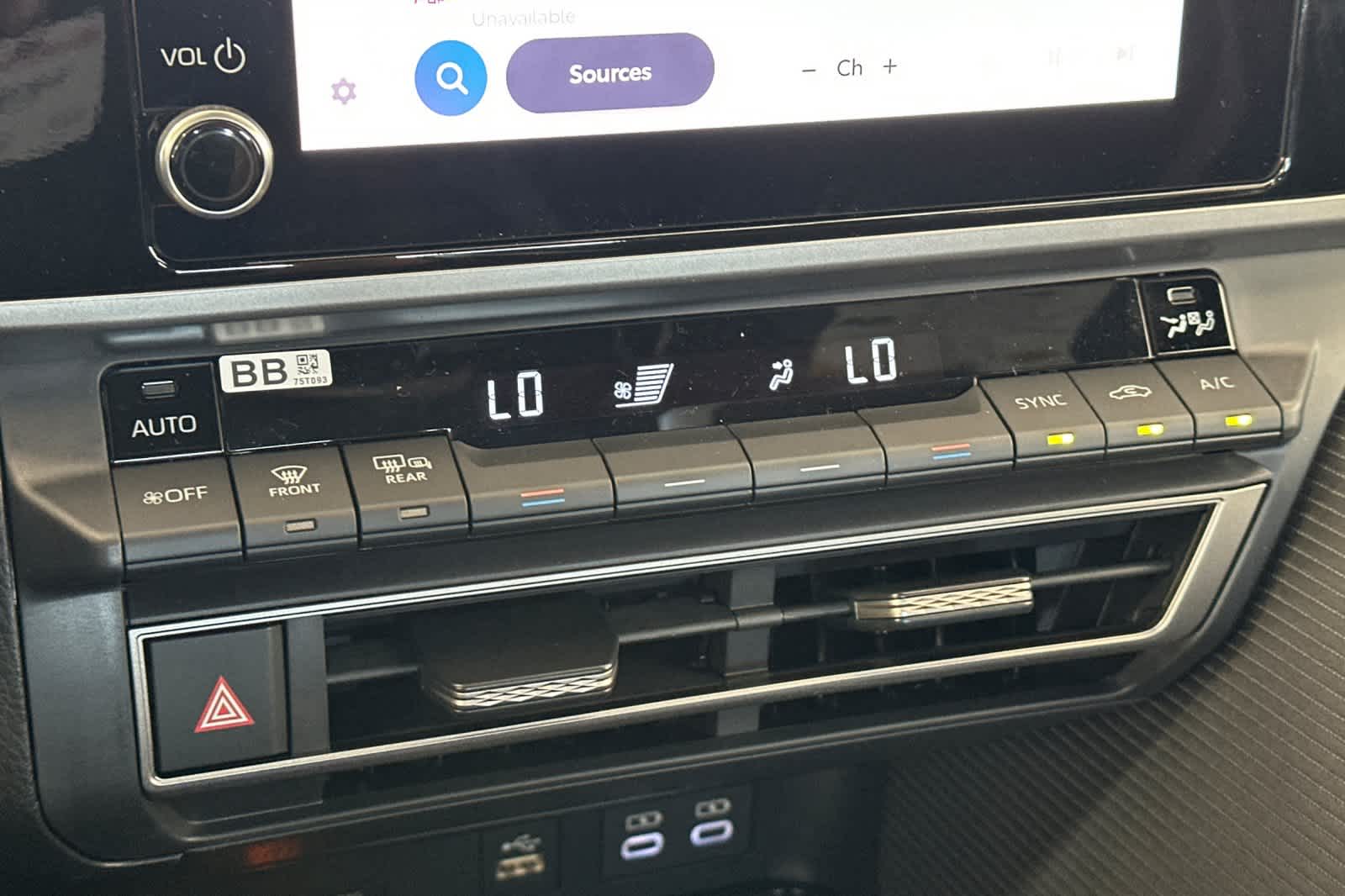 2025 Toyota Camry SE photo 10