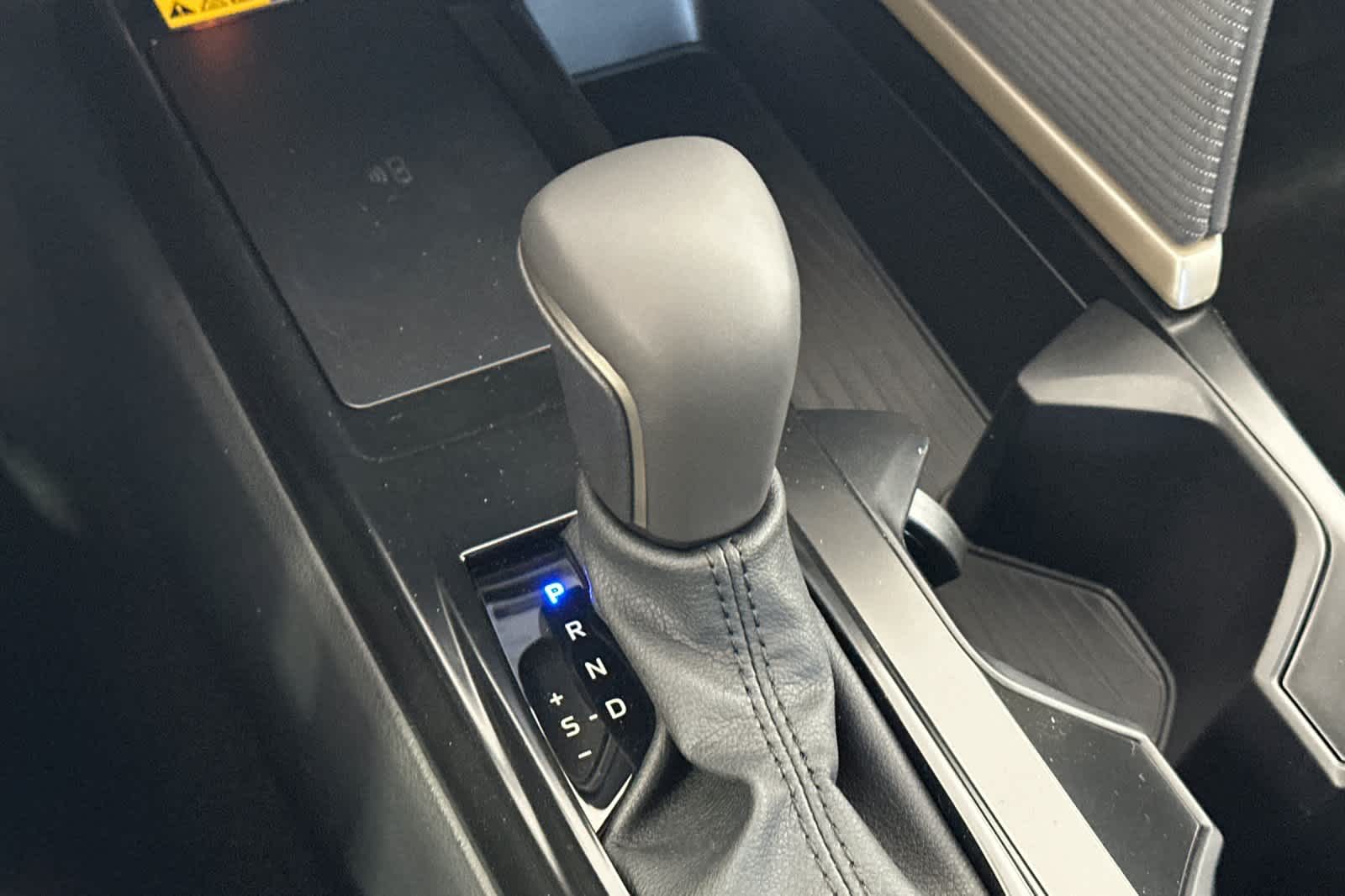2025 Toyota Camry SE photo 11
