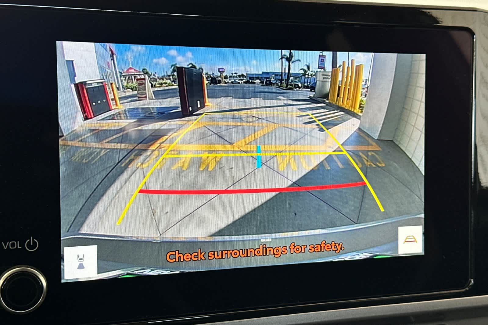 2025 Toyota Camry SE photo 9