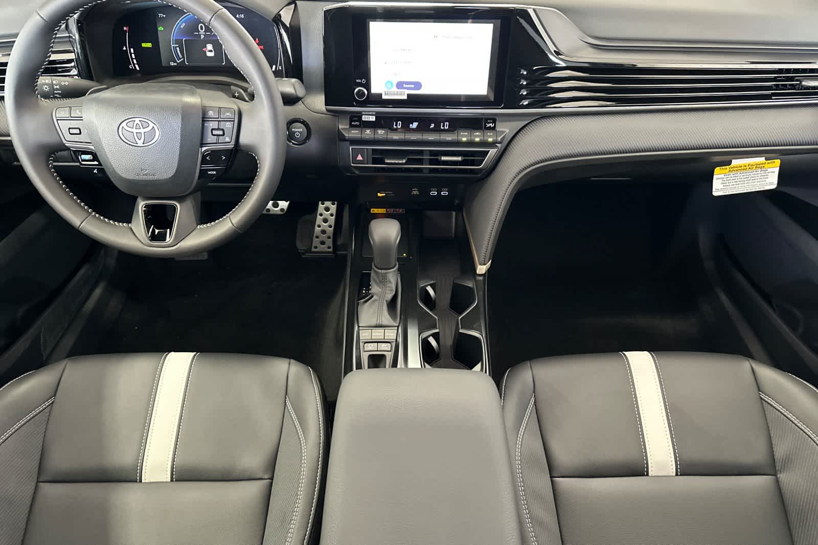 2025 Toyota Camry SE photo 2