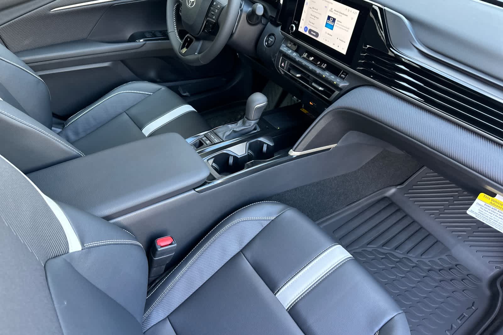 2025 Toyota Camry SE photo 15