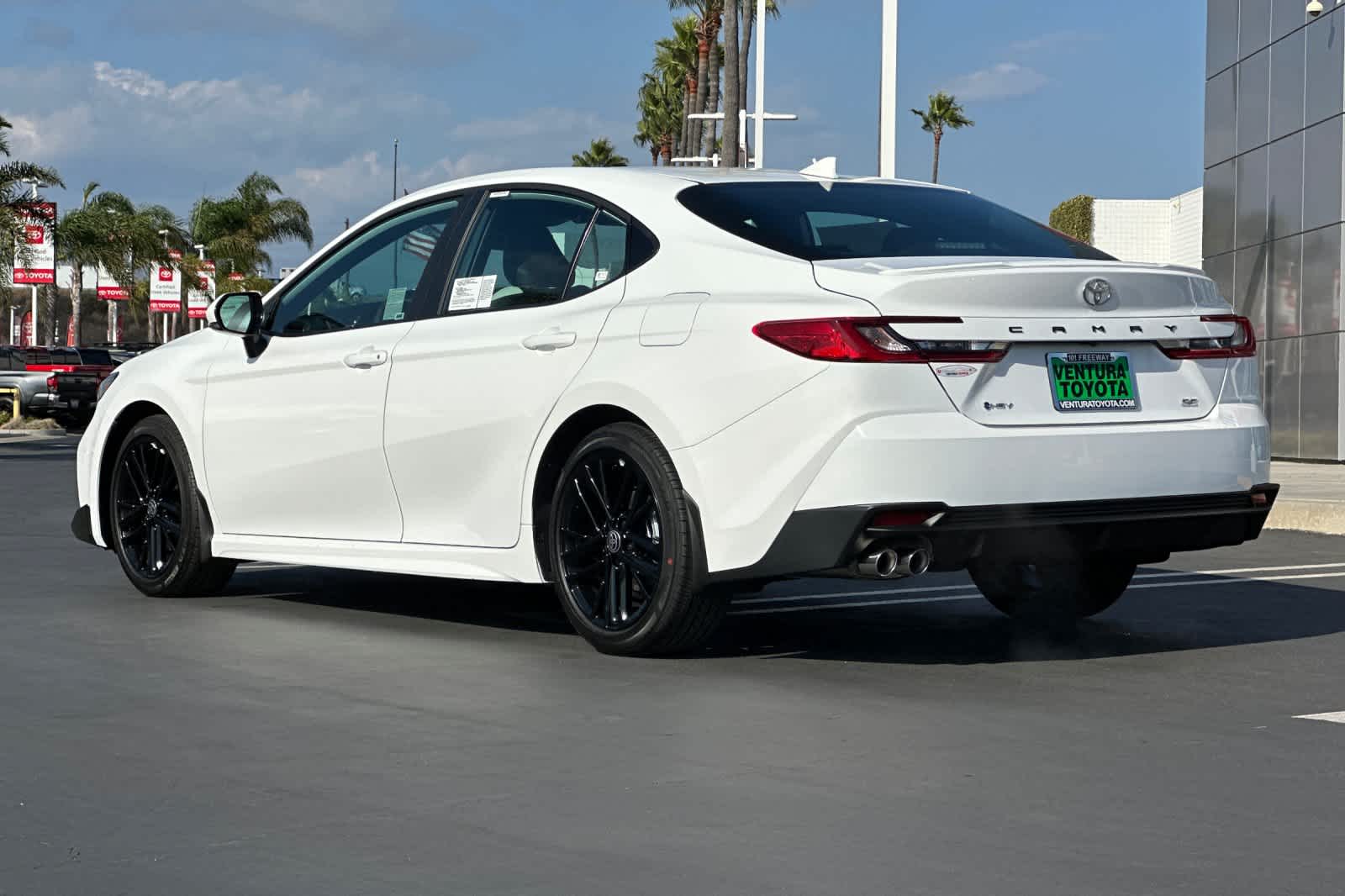 2025 Toyota Camry SE photo 6
