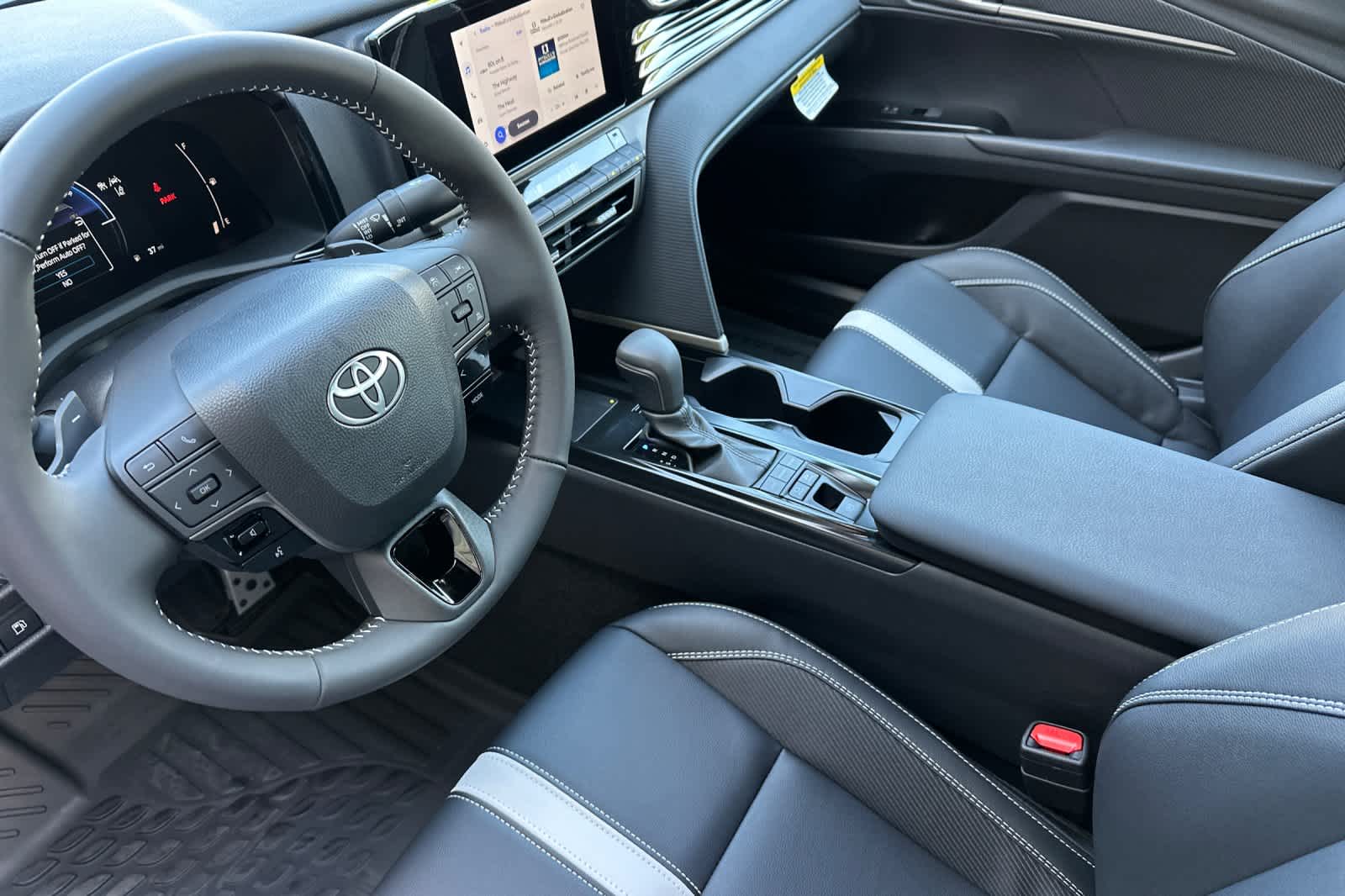 2025 Toyota Camry SE photo 10