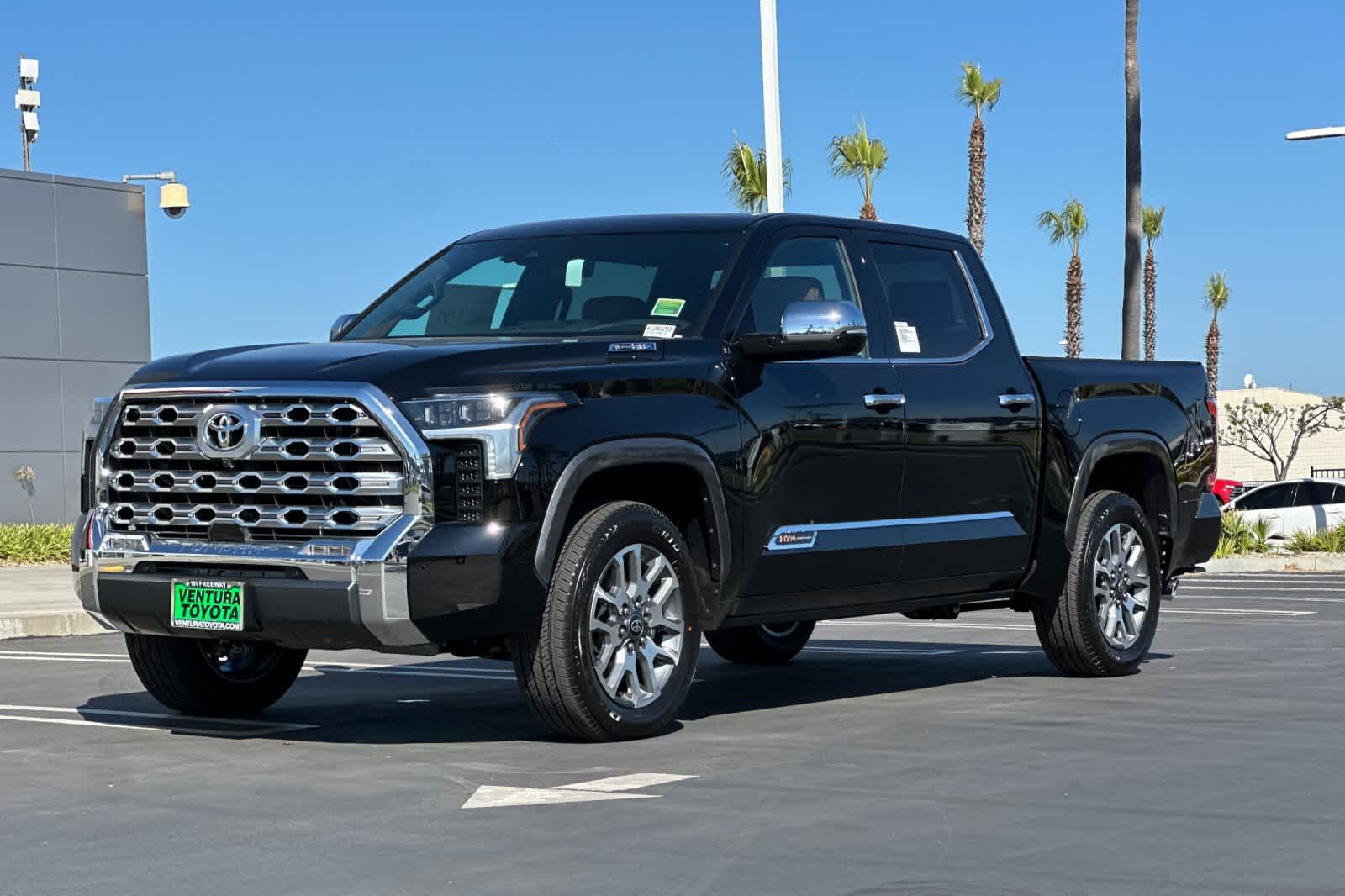 2025 Toyota Tundra 1794 Edition CrewMax photo 8