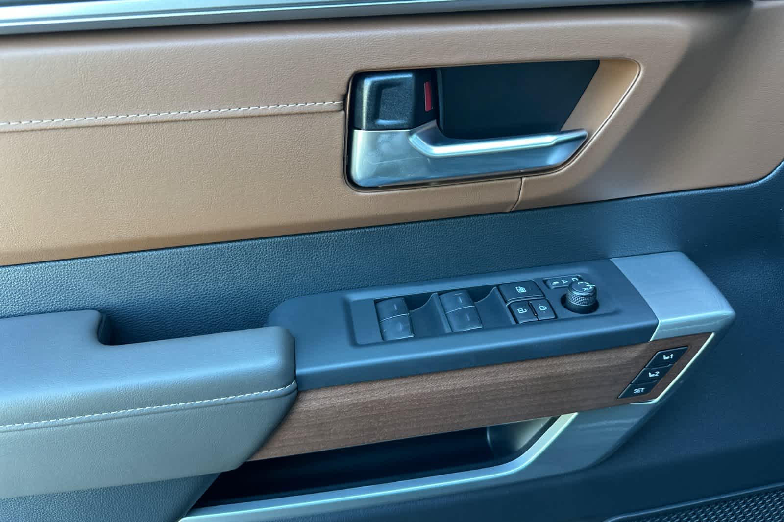 2025 Toyota Tundra 1794 Edition CrewMax photo 11