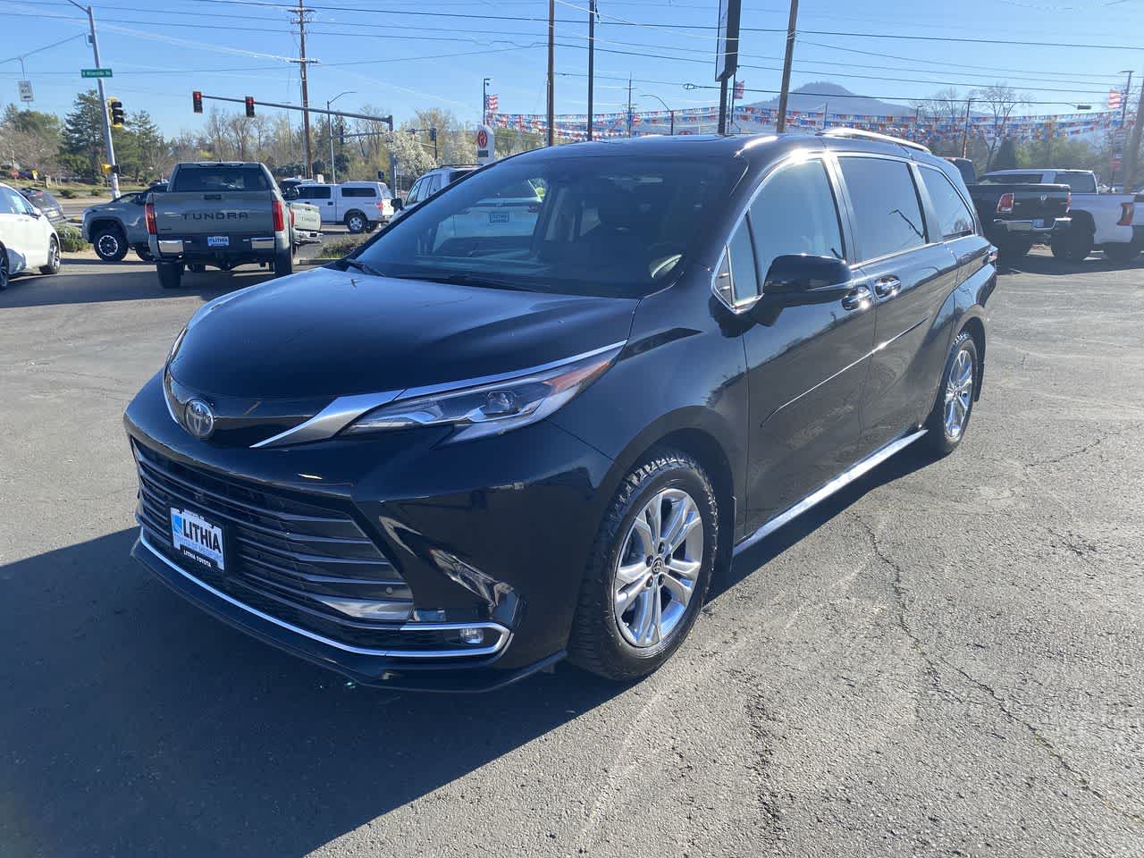 2022 Toyota Sienna Platinum 7-Passenger AWD