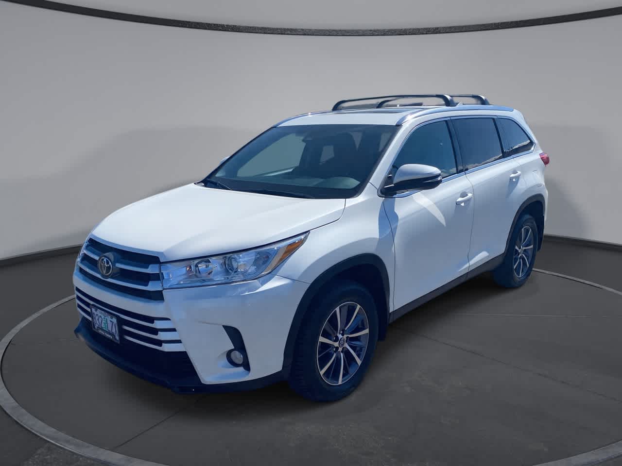 White (Blizzard Pearl) 2019 Toyota Highlander XLE AWD SUV / Crossover All-Wheel Drive 8-Speed Automatic