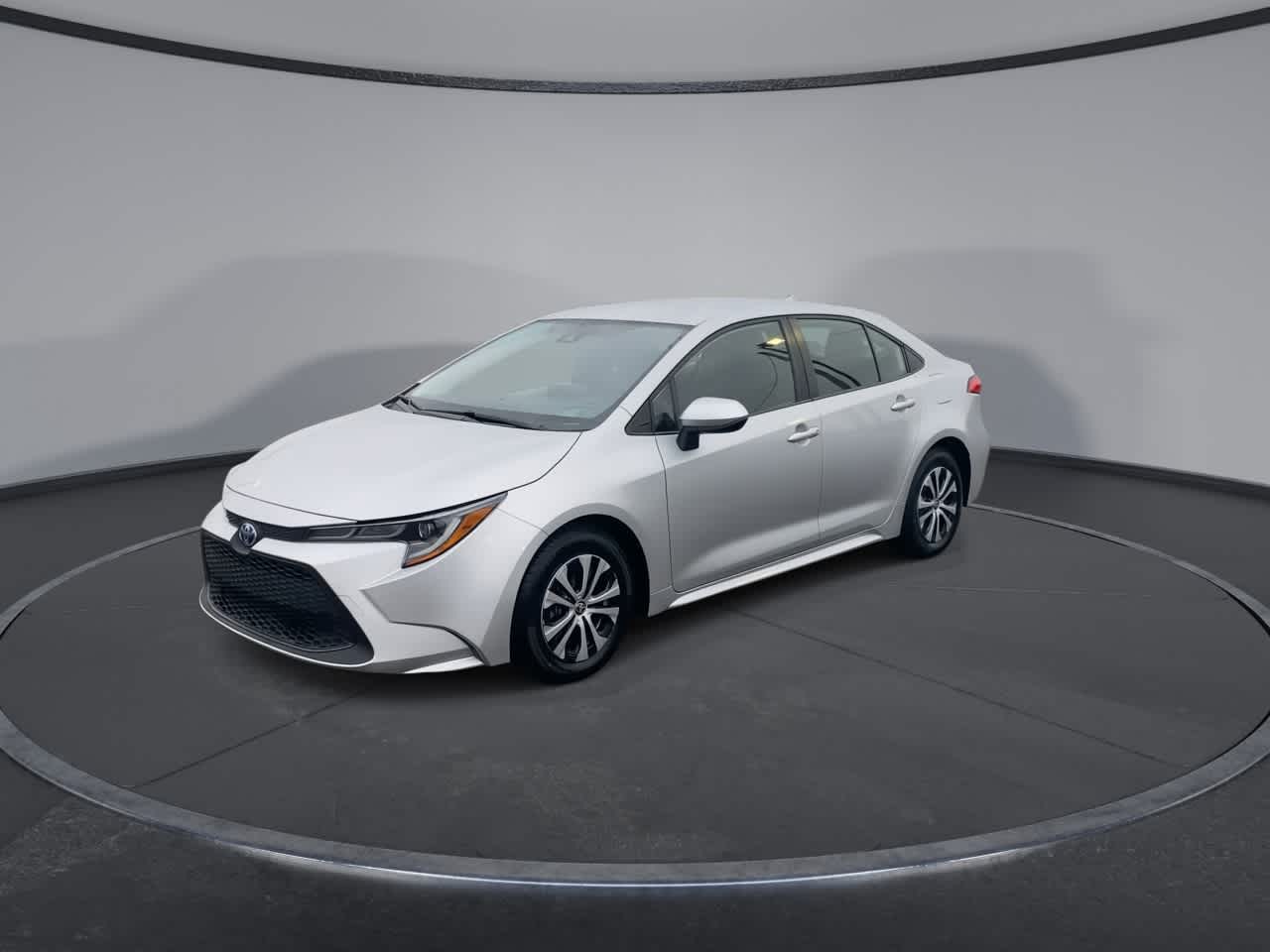 View vehicle photo 4