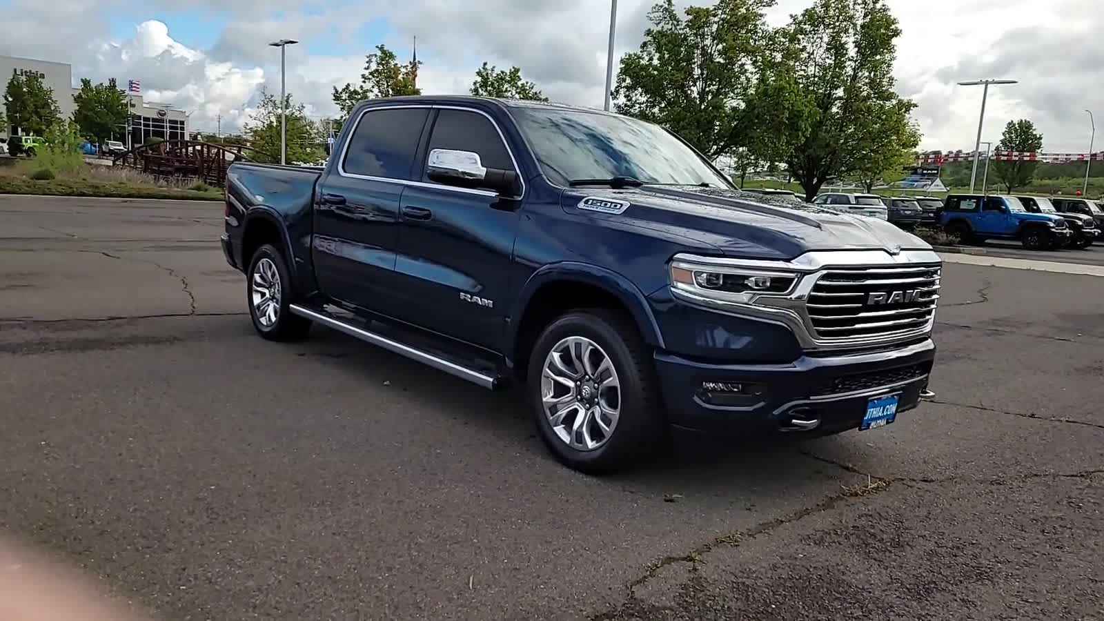 View vehicle photo 2