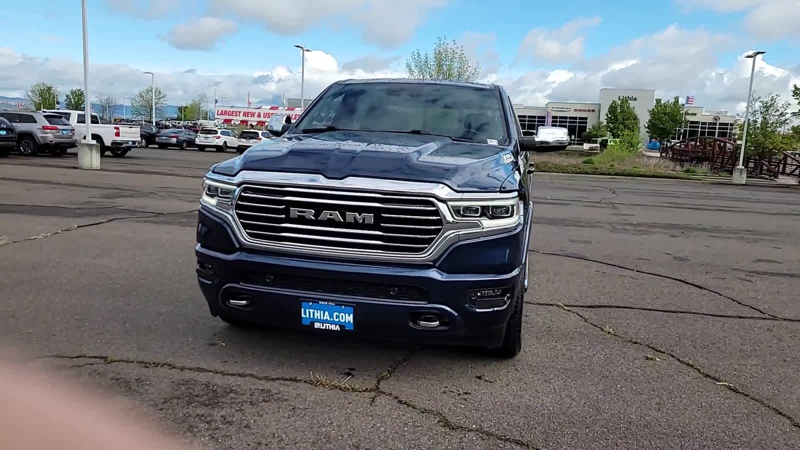 View vehicle photo 3