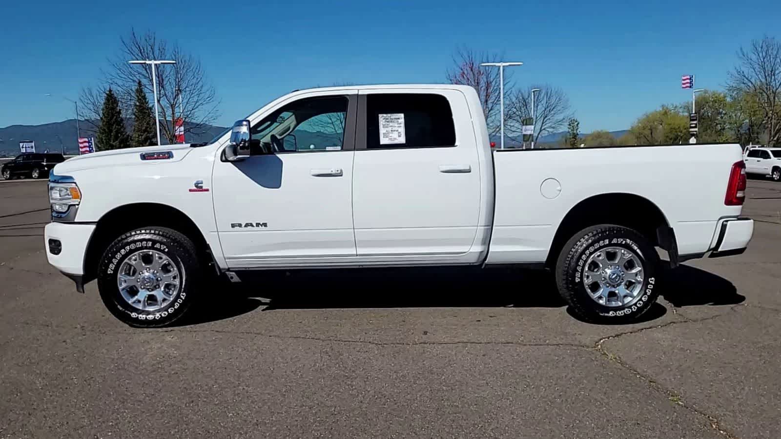 View vehicle photo 5