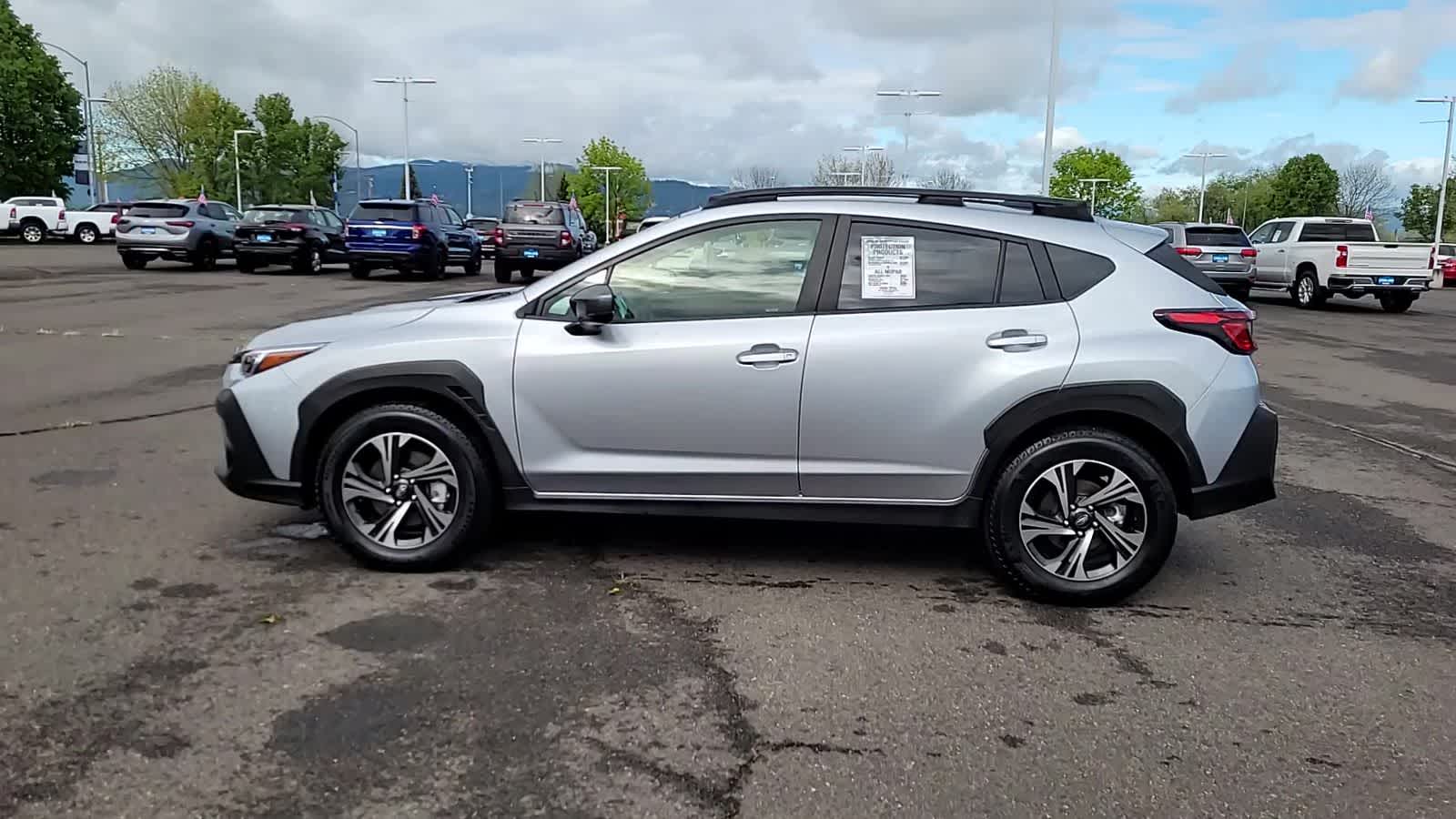 View vehicle photo 5
