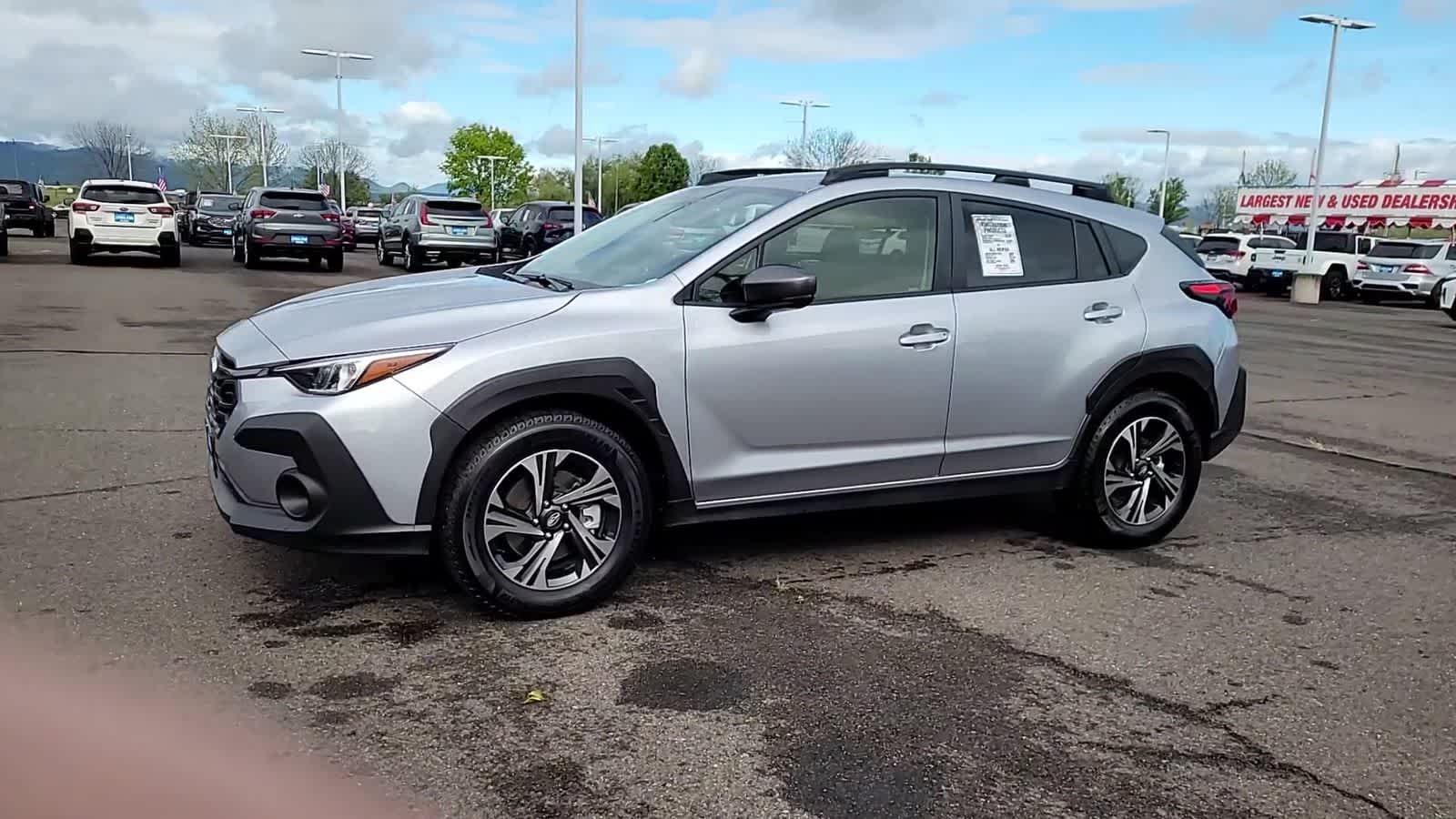 View vehicle photo 4