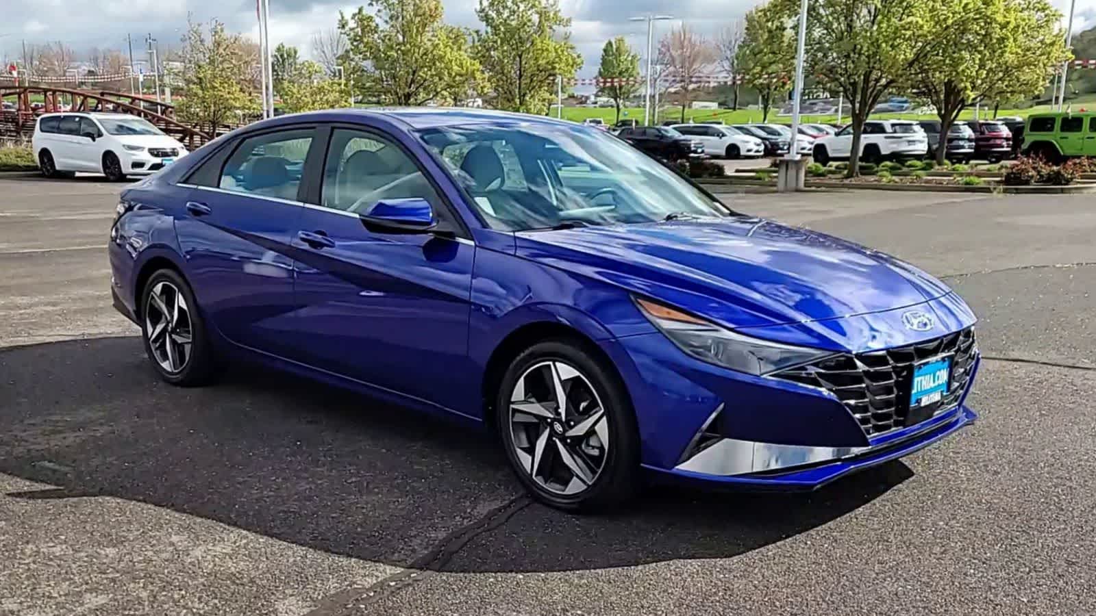 View vehicle photo 2