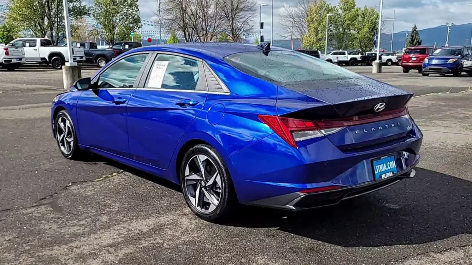 View vehicle photo 6